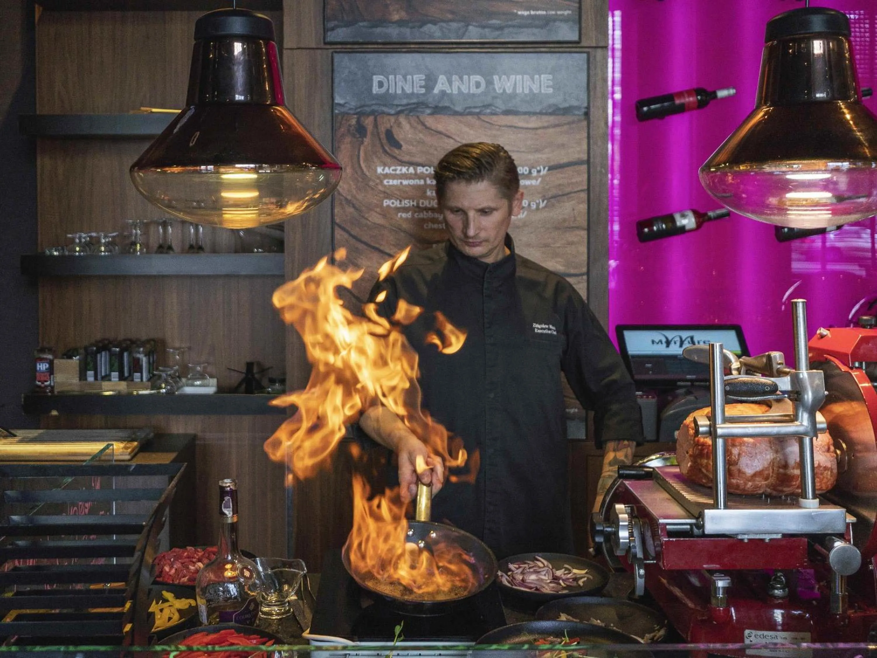 Lounge or bar in Mercure Warszawa Grand