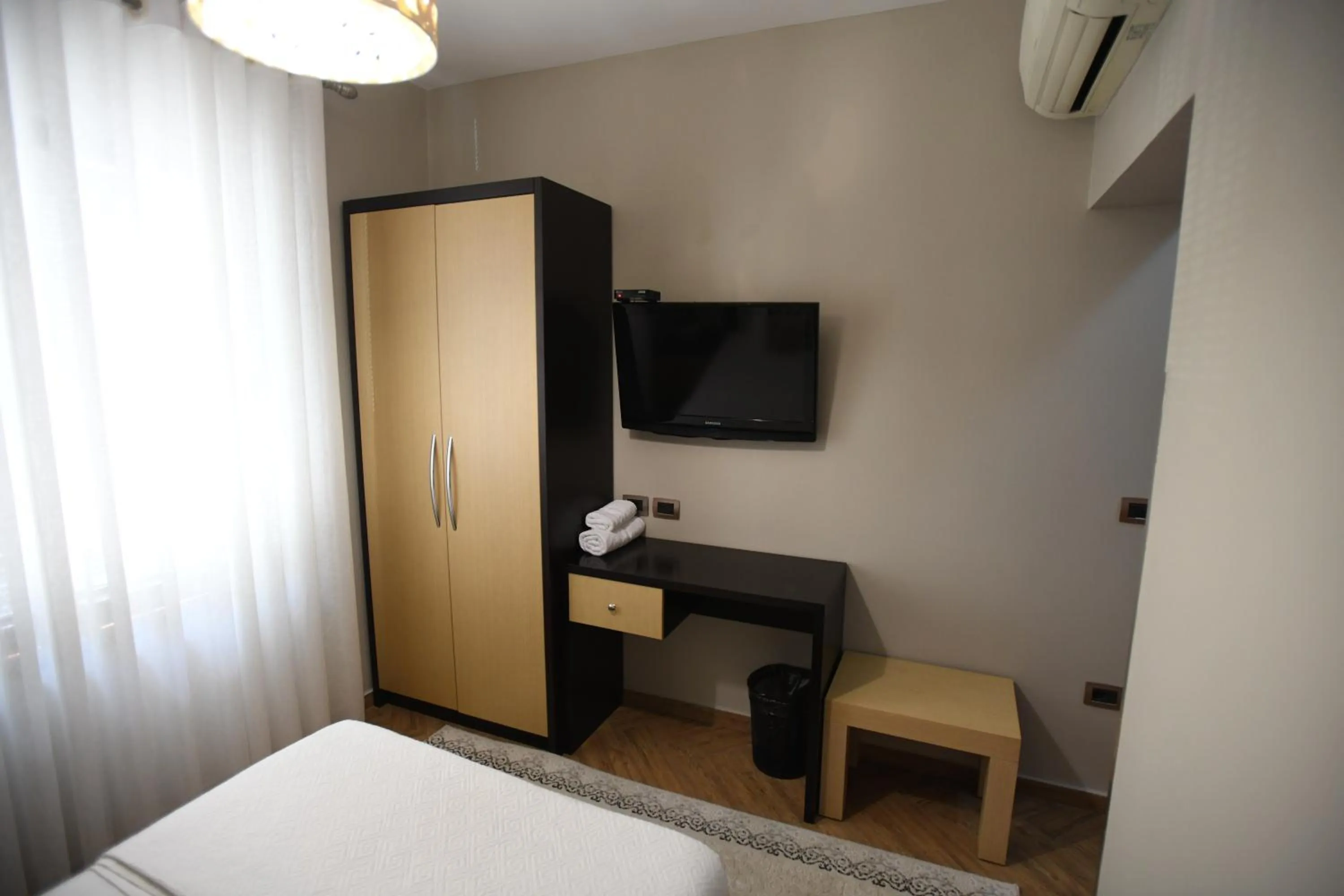 TV and multimedia, Bed in Hotel Gega