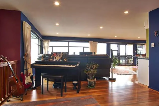 Property building in Harbour Lodge