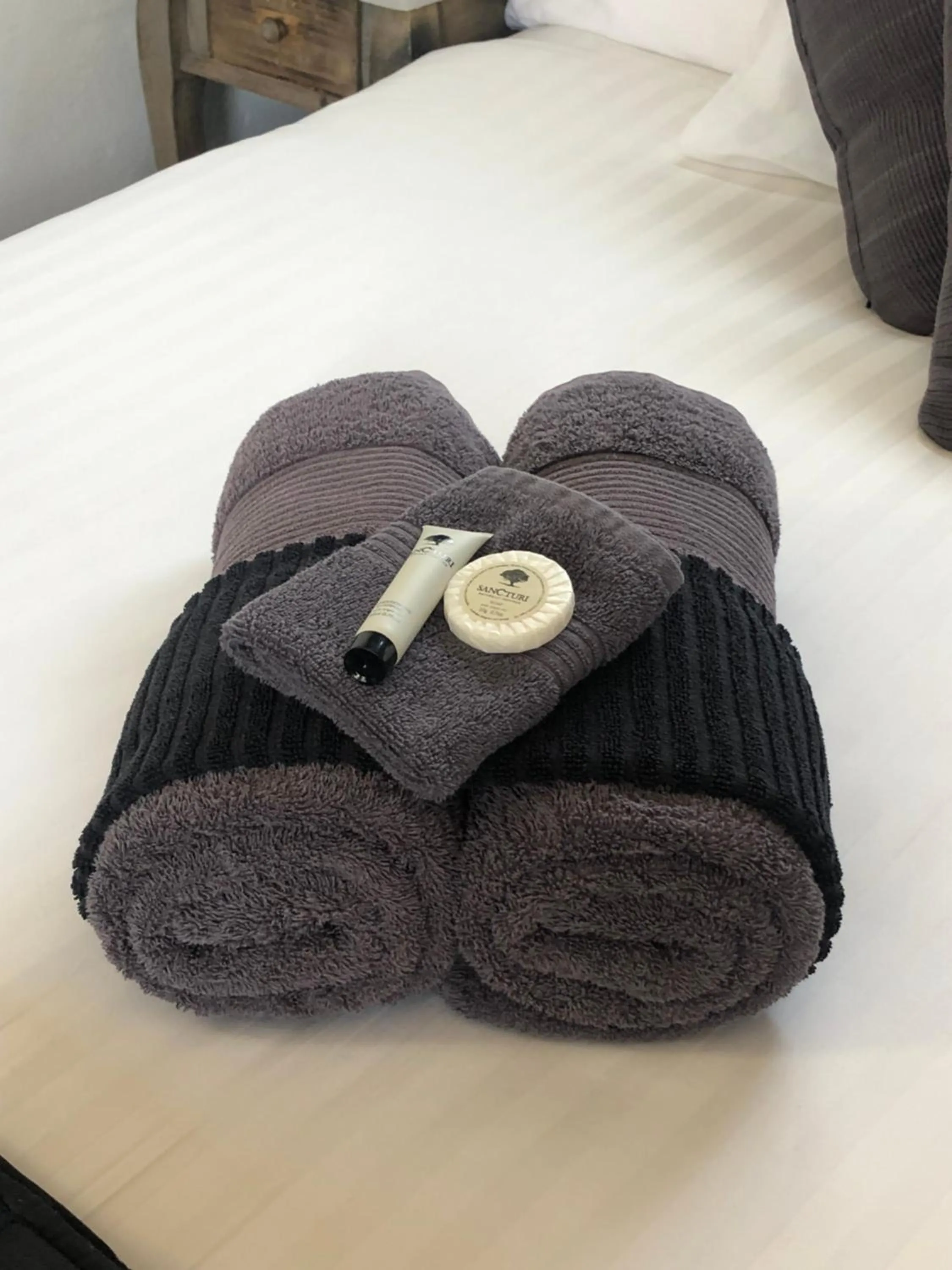 Bed in Inverell Motel