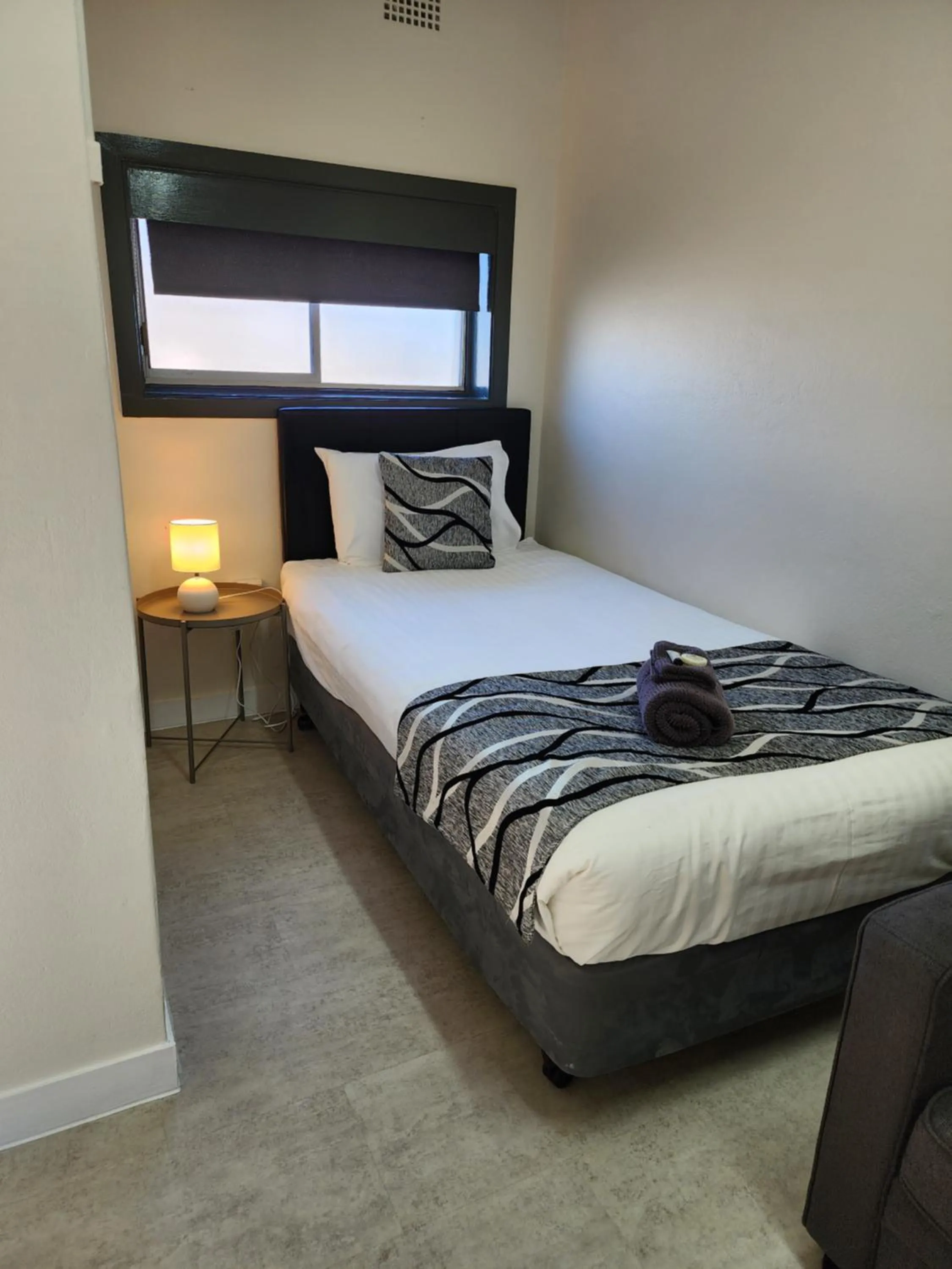 Bed in Inverell Motel