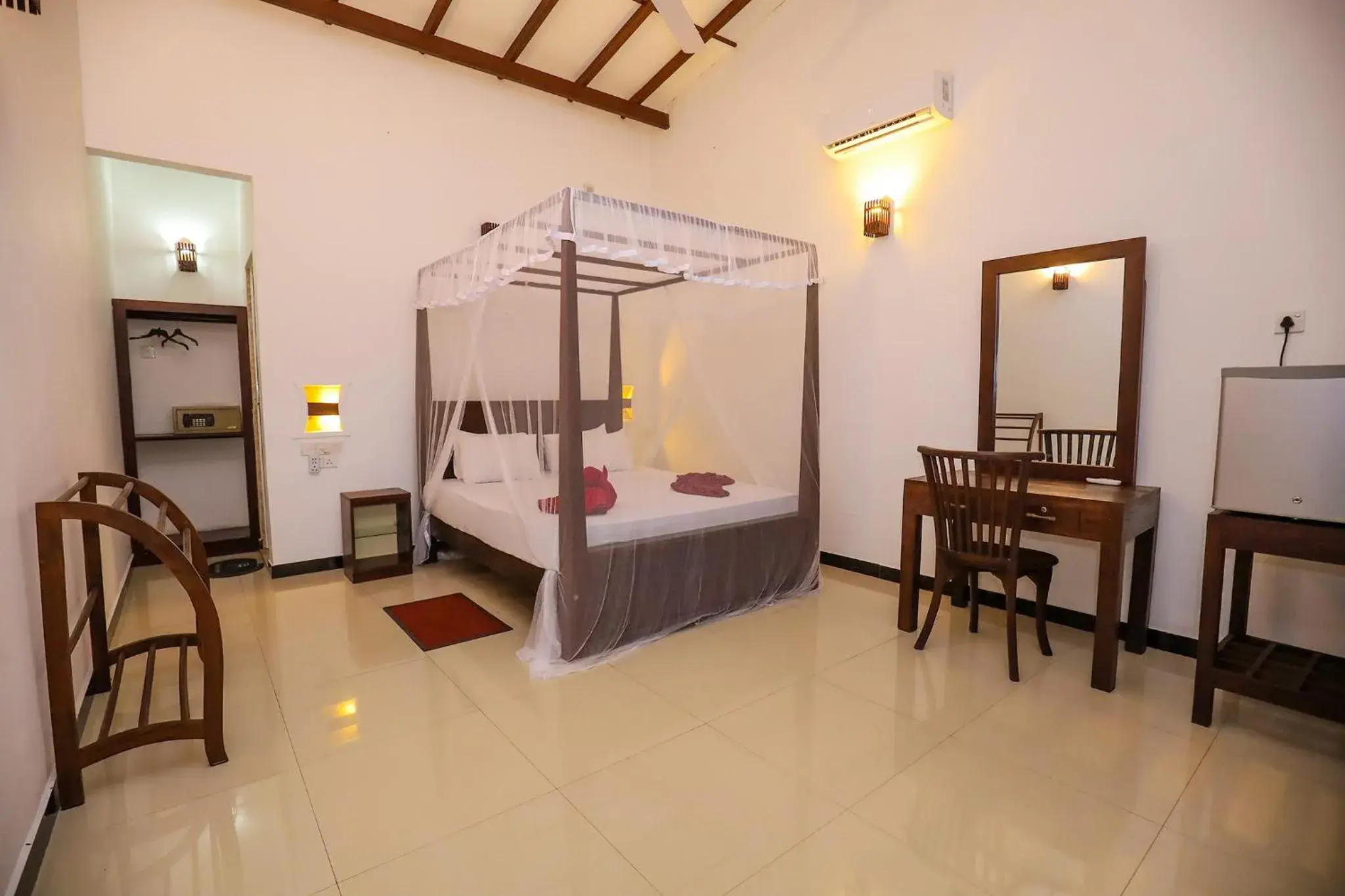 Deluxe Double Room with River View in Tinara River Inn, Weligama Deluxe Double Room with River View in Tinara River Inn, Weligama
