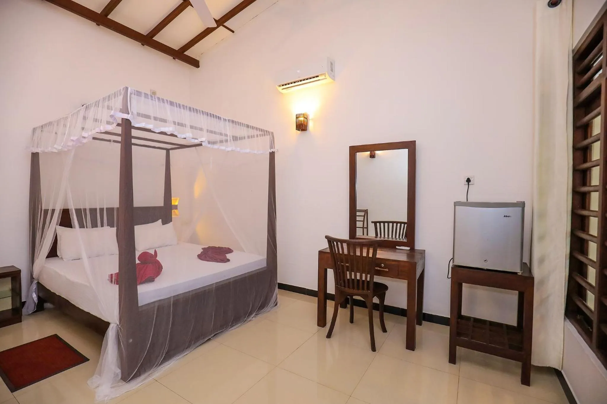 Photo of the whole room, Bed in Tinara River Inn, Weligama