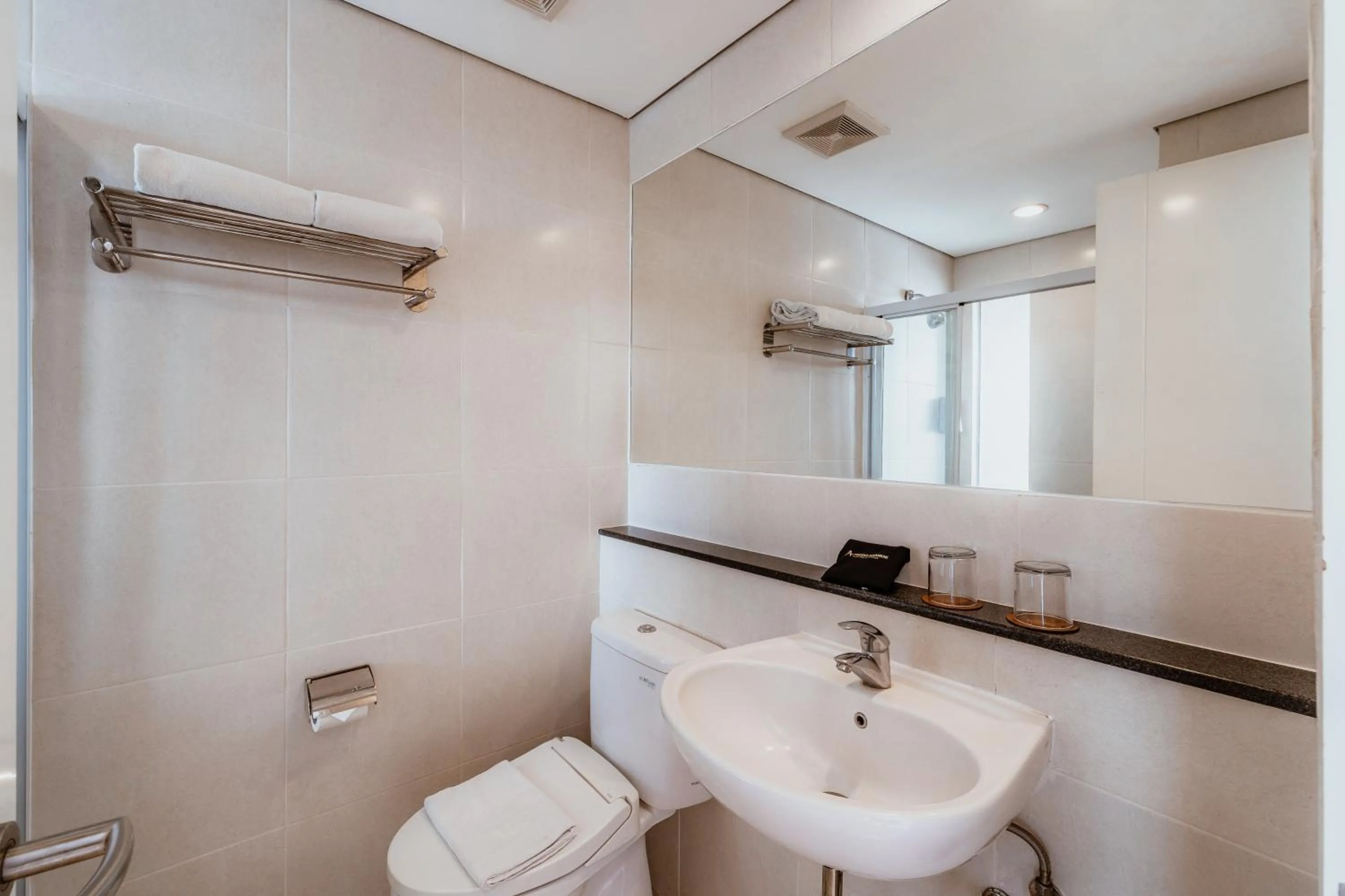 Bathroom in Ascent Premiere Hotel and Convention