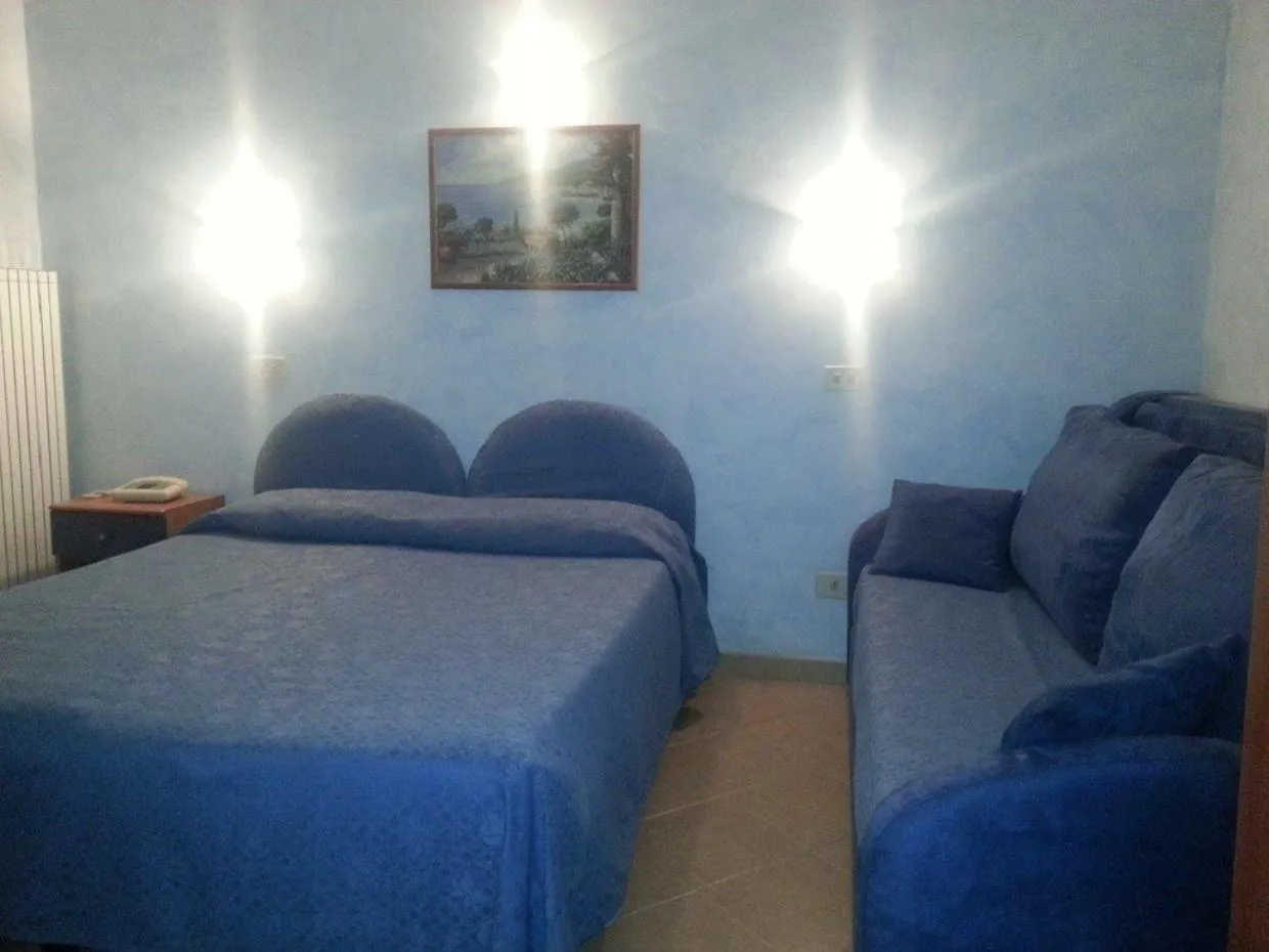 Decorative detail, Bed in Hotel La Milanese