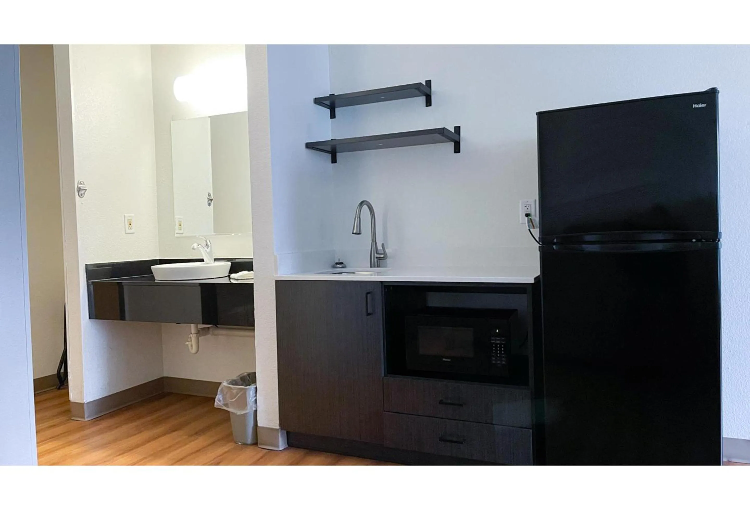 Bathroom in Studio 6 Indianapolis, IN - Southport