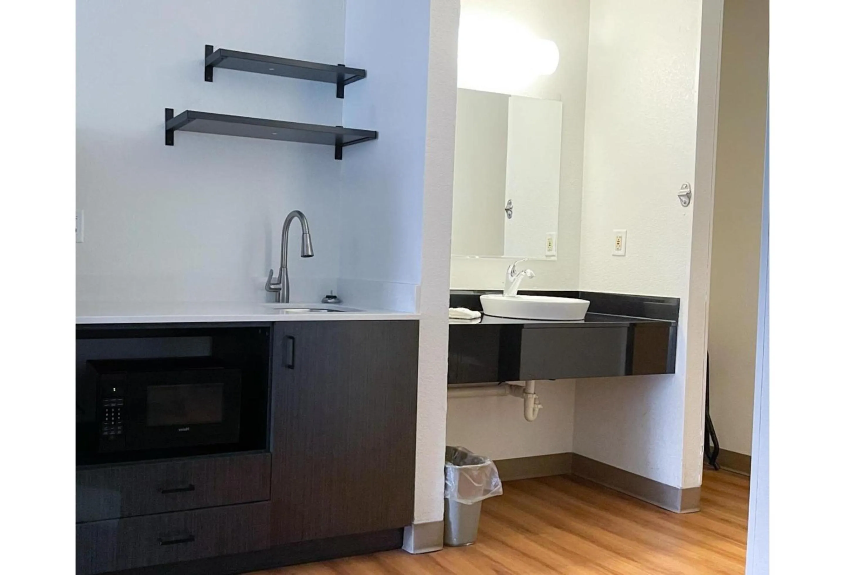 Bathroom in Studio 6 Indianapolis, IN - Southport