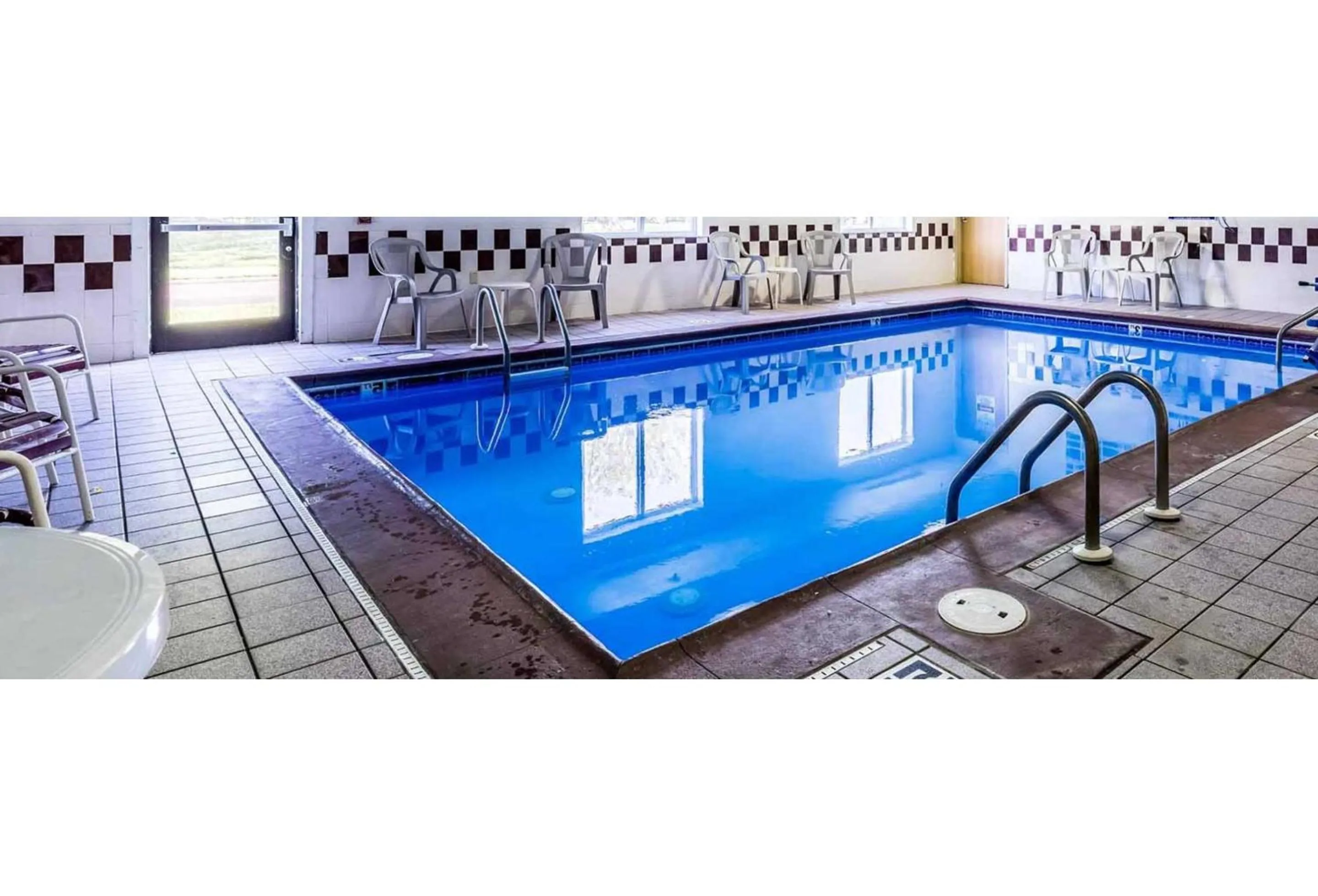 Swimming pool in Studio 6 Indianapolis, IN - Southport