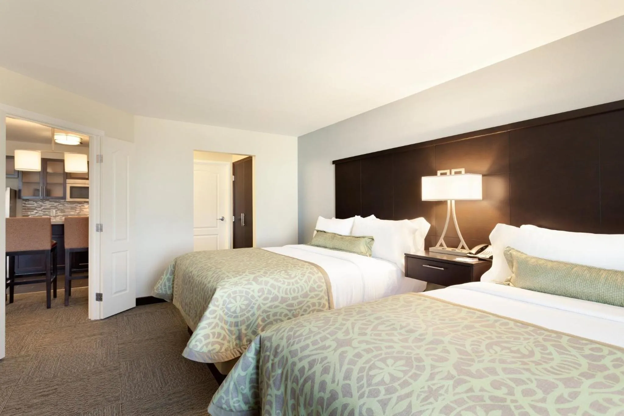 Photo of the whole room, Bed in Staybridge Suites Midland by IHG