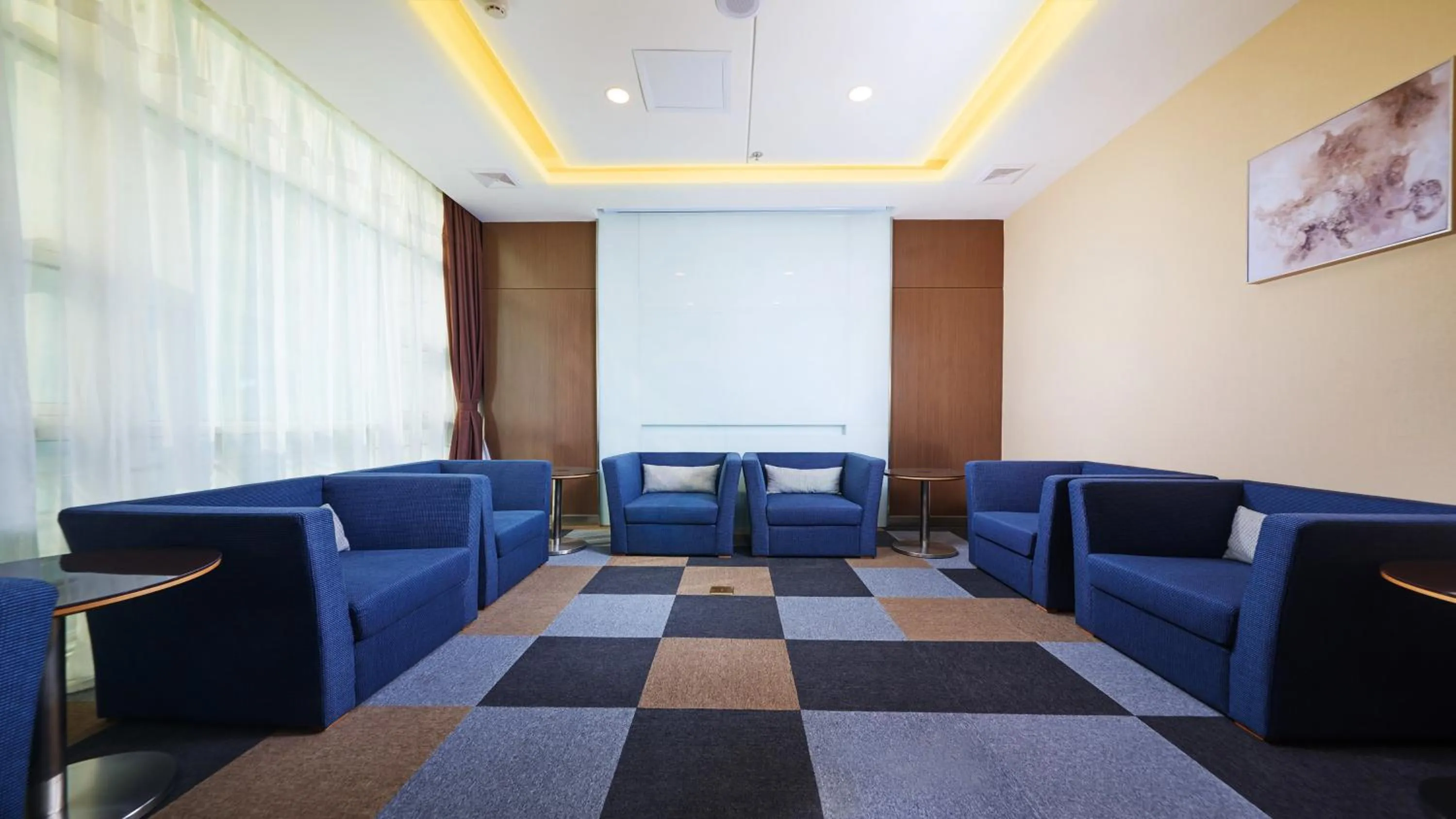 Meeting/conference room in Holiday Inn Express Baoji City Centre by IHG