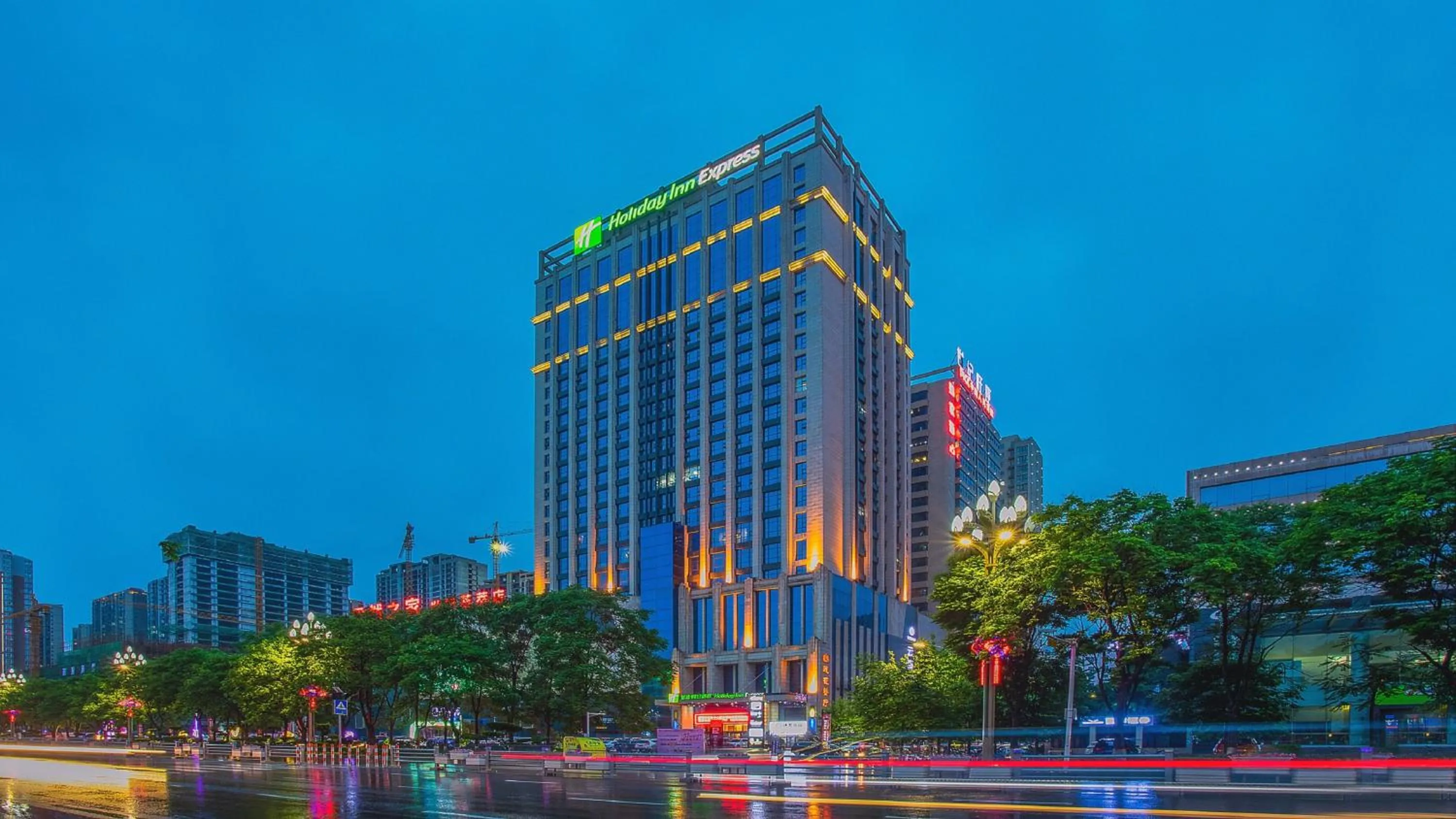 Property building in Holiday Inn Express Baoji City Centre by IHG