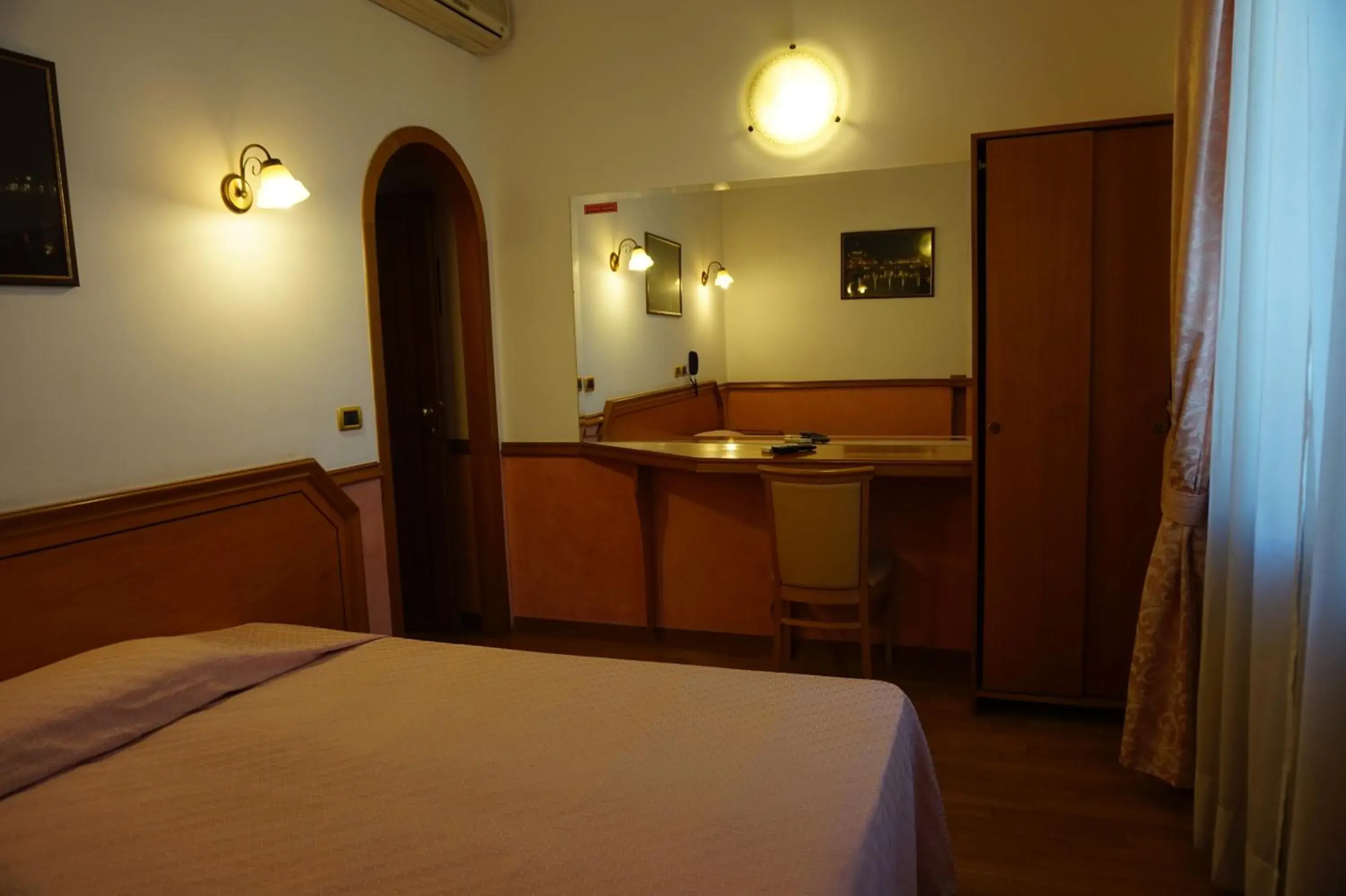 Single Room in Green Hotel Single Room in Green Hotel