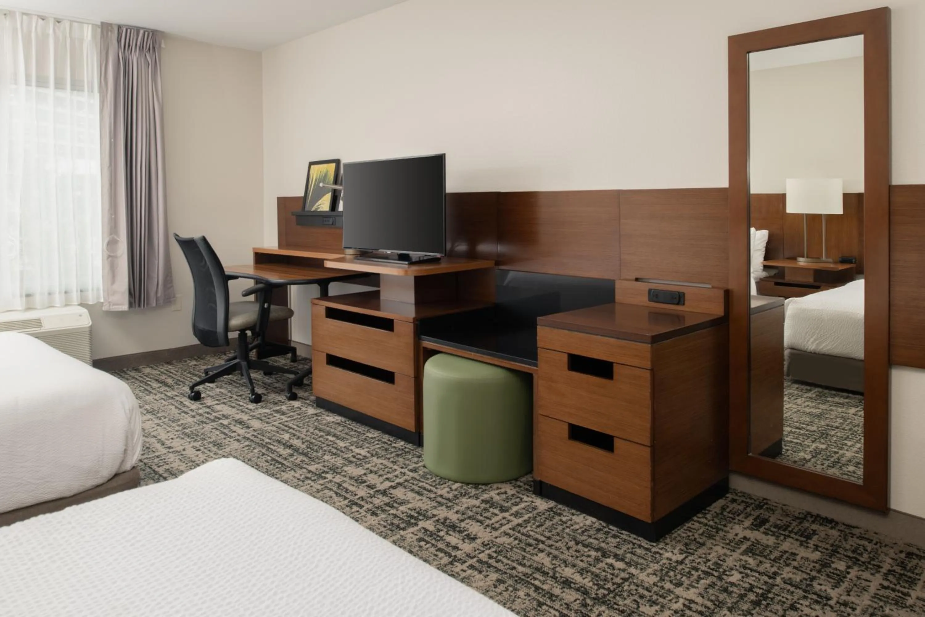 TV and multimedia, Bed in Fairfield Inn & Suites by Marriott Tampa Westshore/Airport