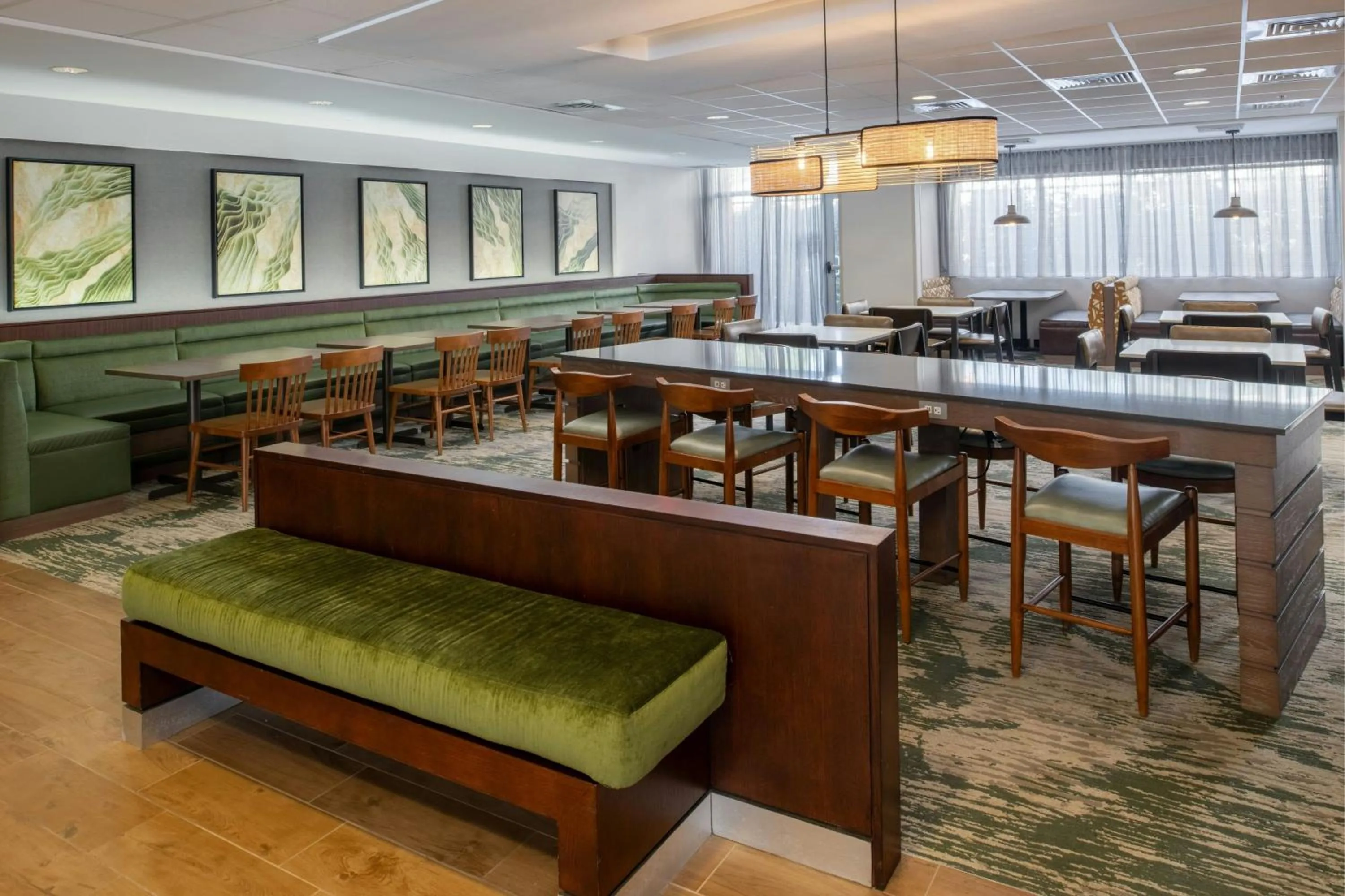 Breakfast in Fairfield Inn & Suites by Marriott Tampa Westshore/Airport