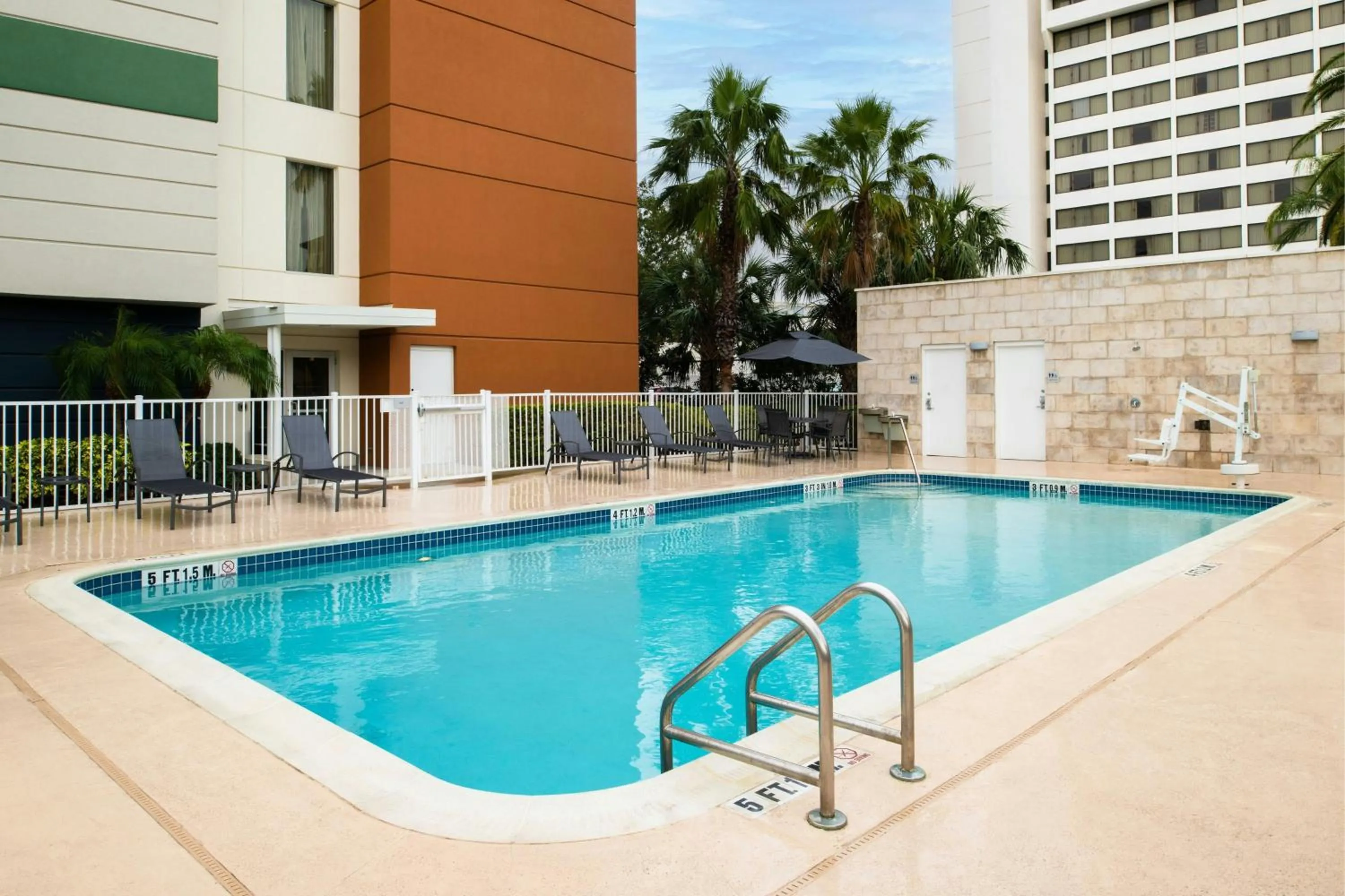 Swimming pool in Fairfield Inn & Suites by Marriott Tampa Westshore/Airport