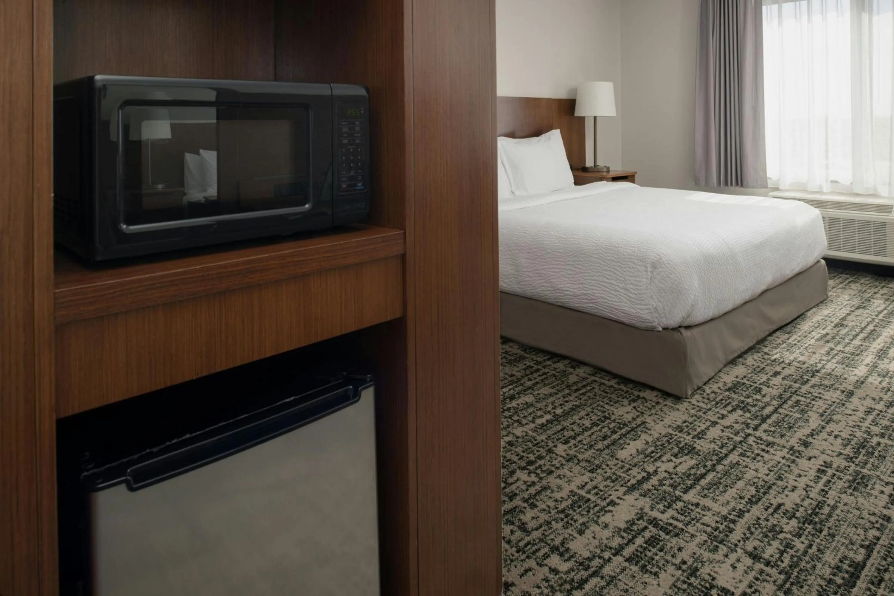 Photo of the whole room, Bed in Fairfield Inn & Suites by Marriott Tampa Westshore/Airport