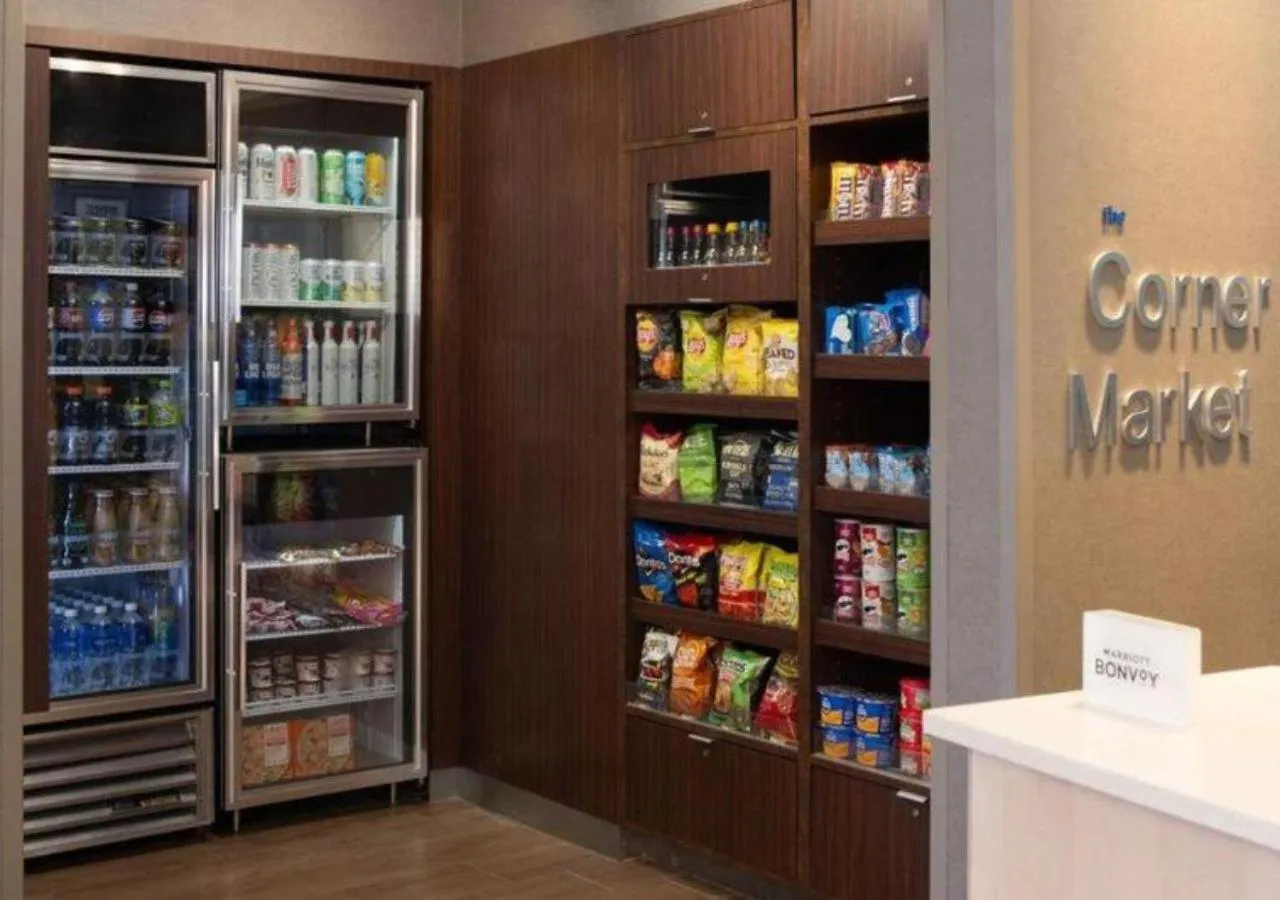 Supermarket/grocery shop in Fairfield Inn & Suites by Marriott Tampa Westshore/Airport