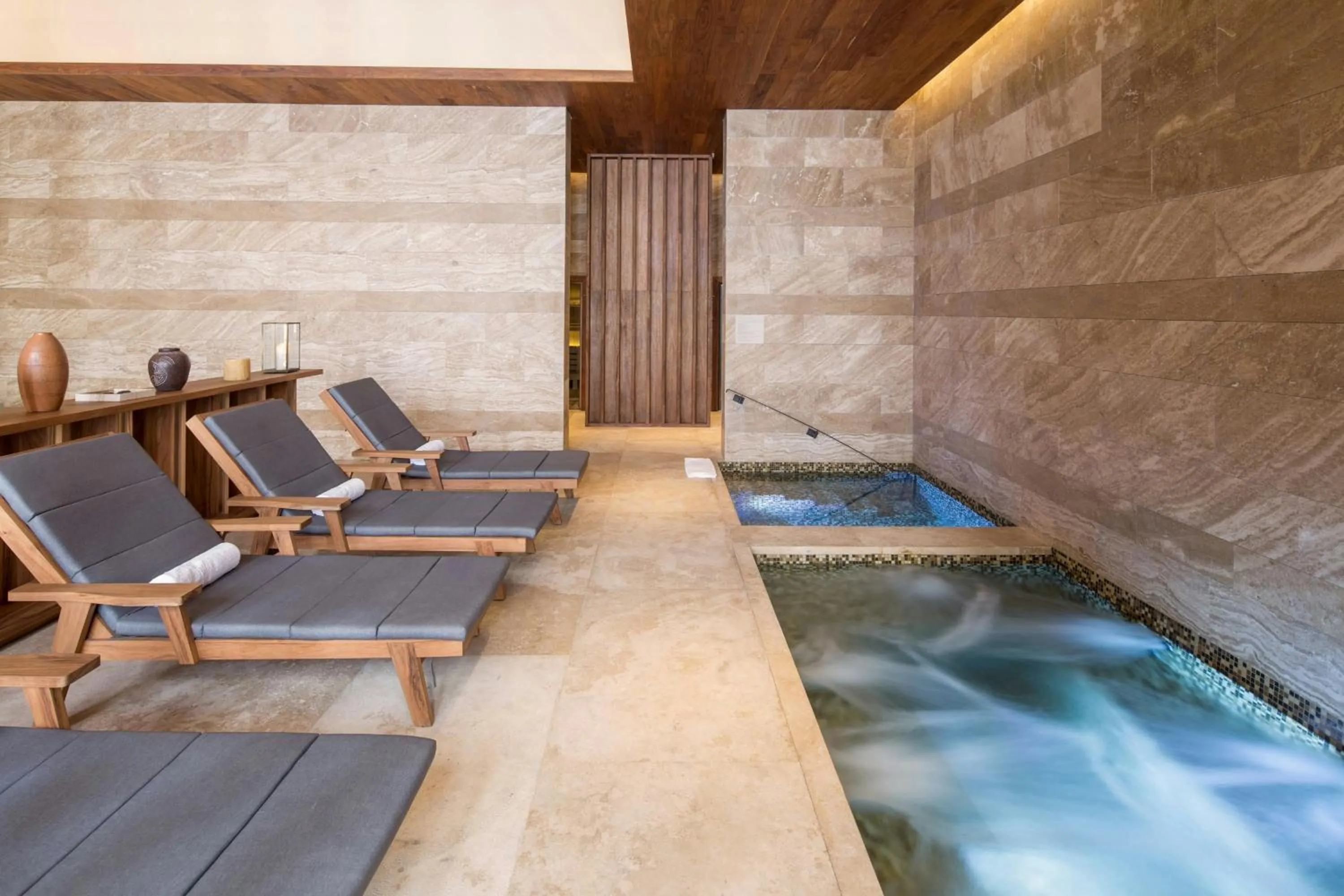 Swimming pool in JW Marriott Los Cabos Beach Resort & Spa