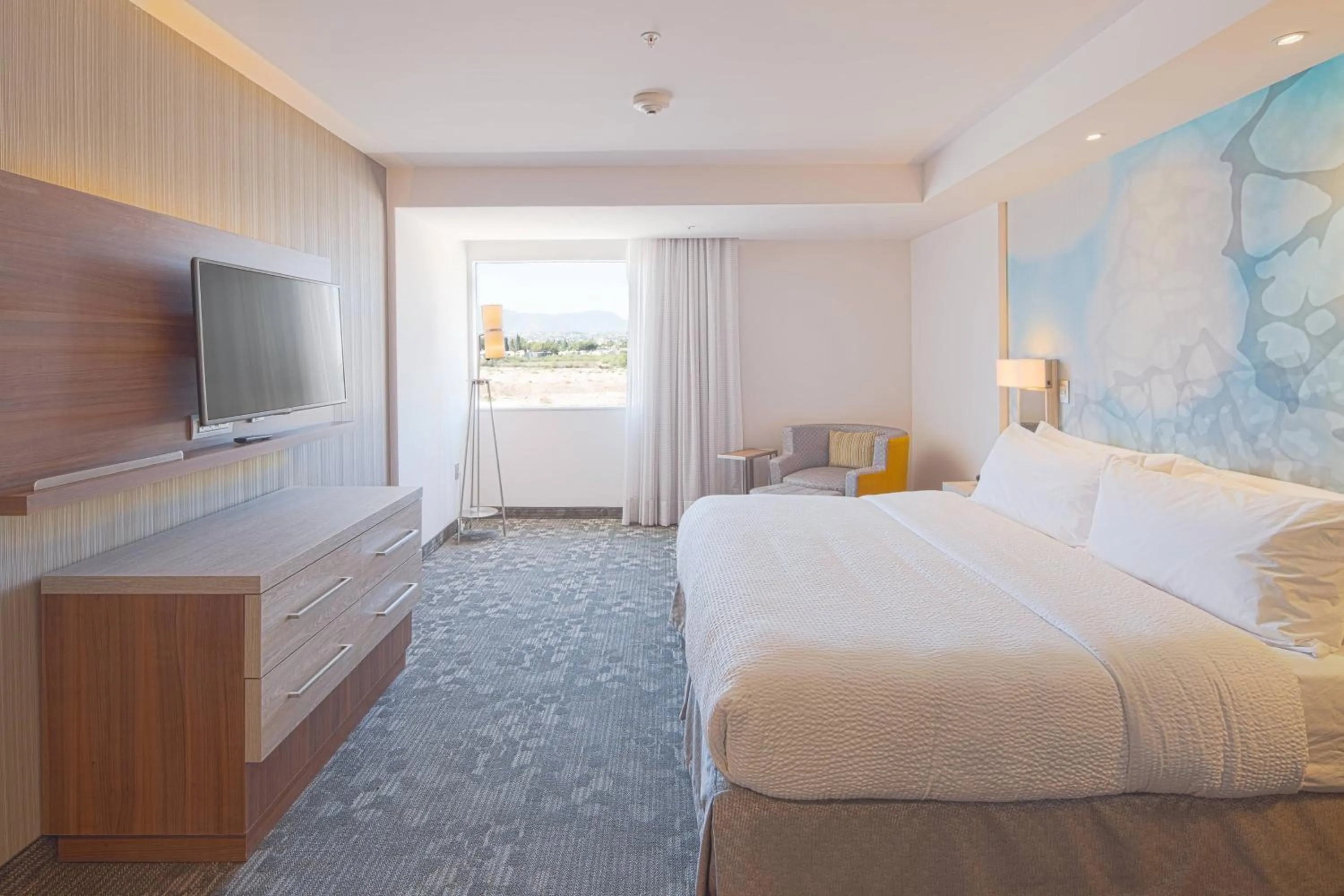 Photo of the whole room, Bed in Courtyard by Marriott Saltillo