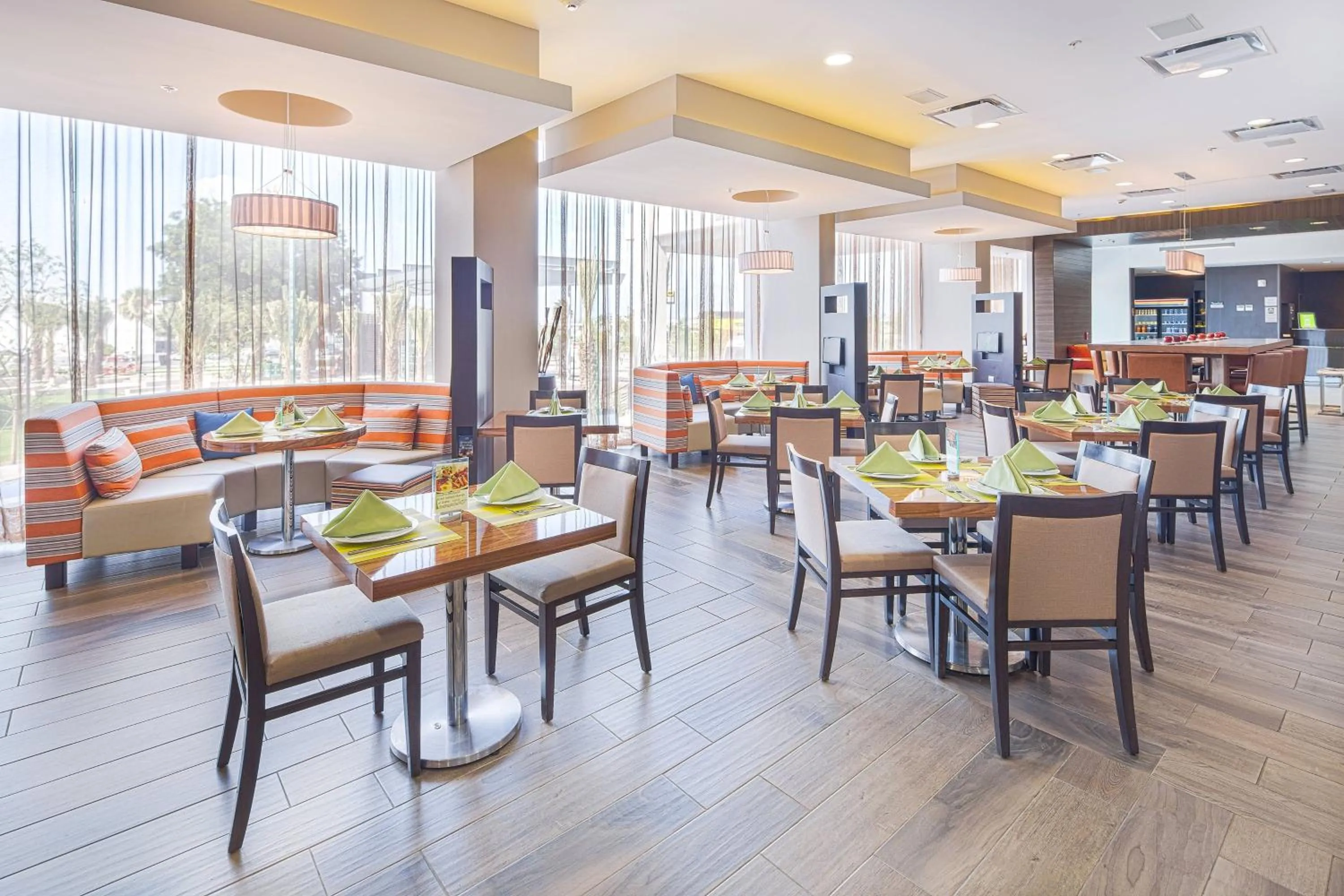 Restaurant/places to eat in Courtyard by Marriott Saltillo