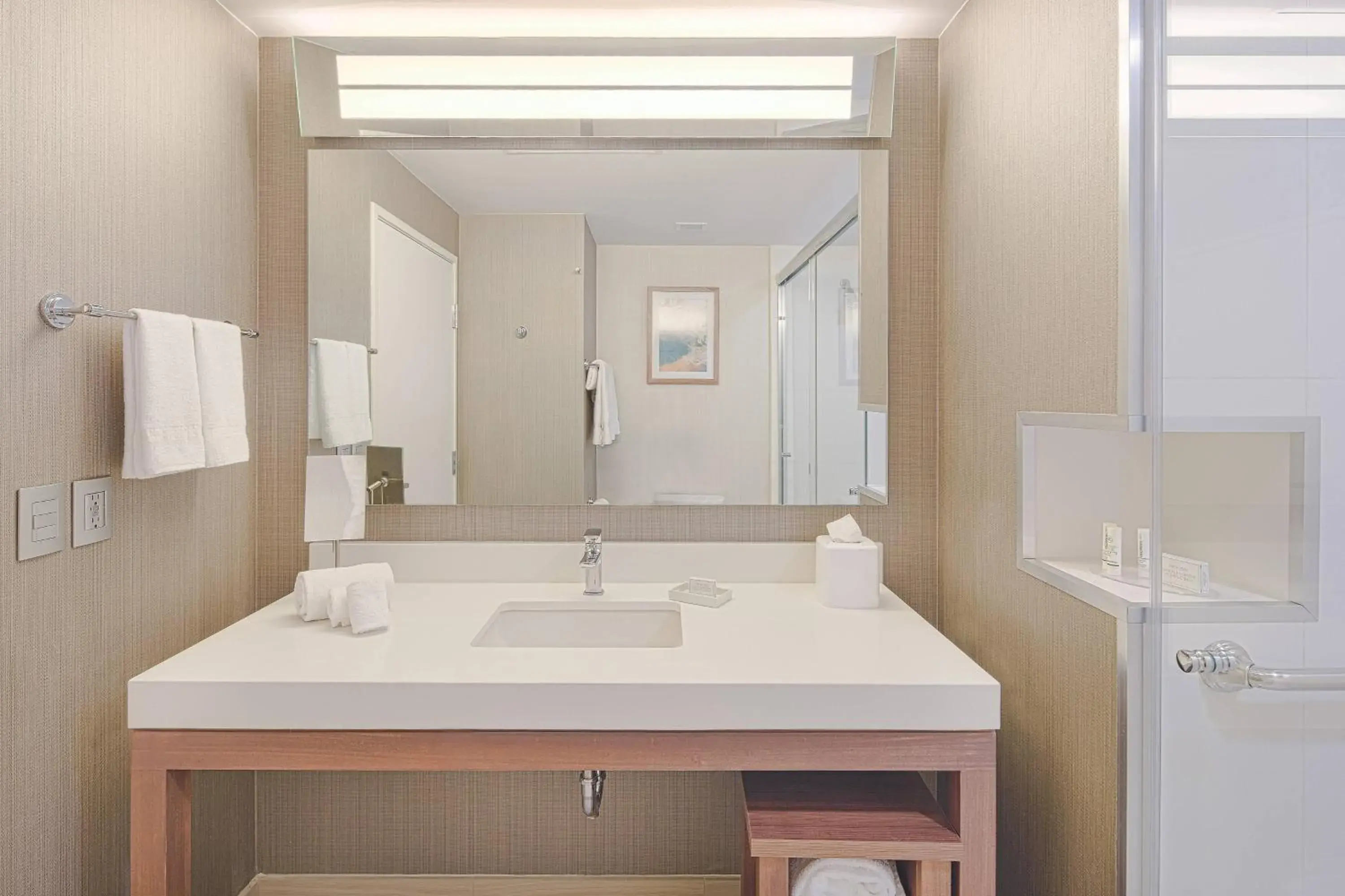 Queen Suite in Courtyard by Marriott Saltillo Queen Suite in Courtyard by Marriott Saltillo