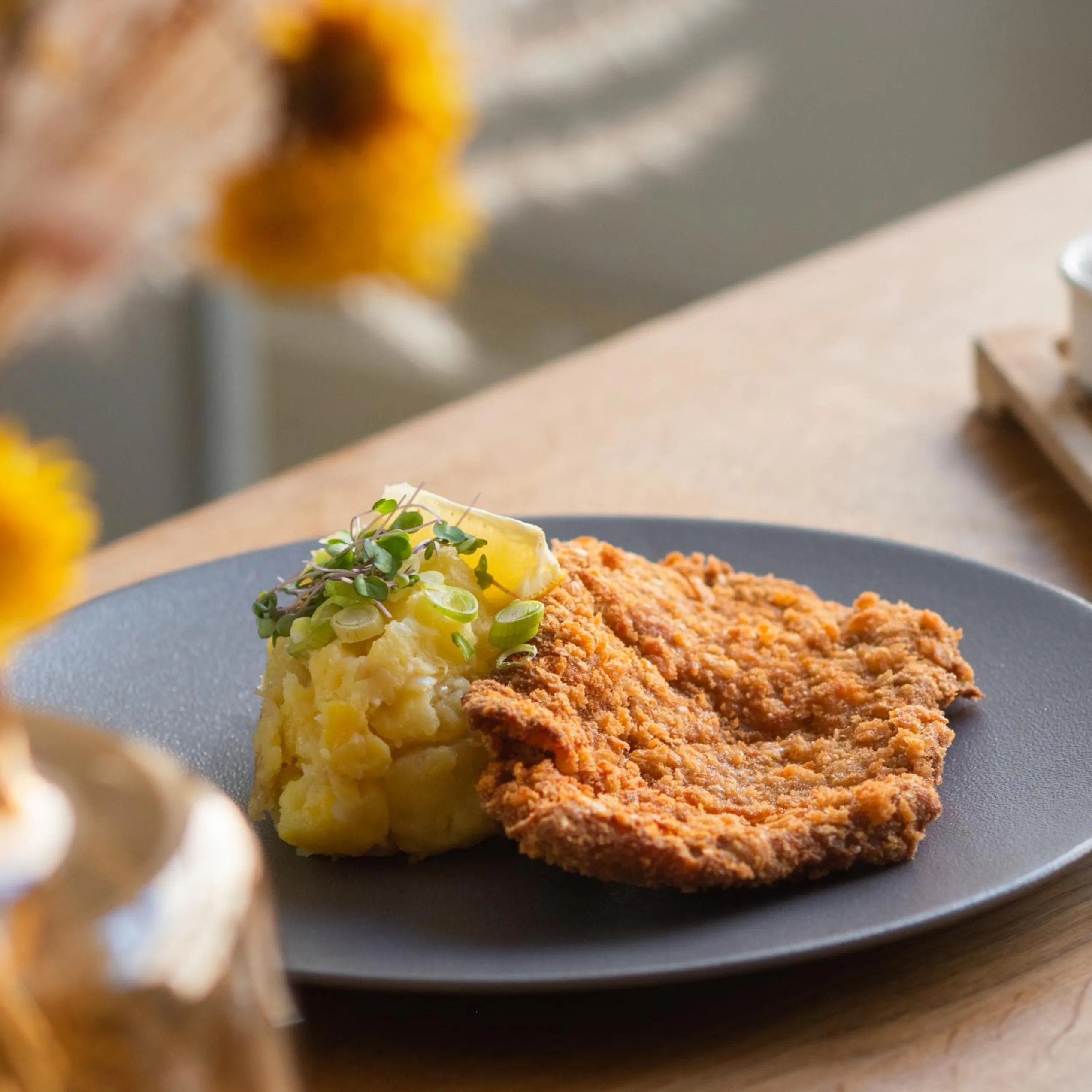 Restaurant/places to eat in Fairhotel