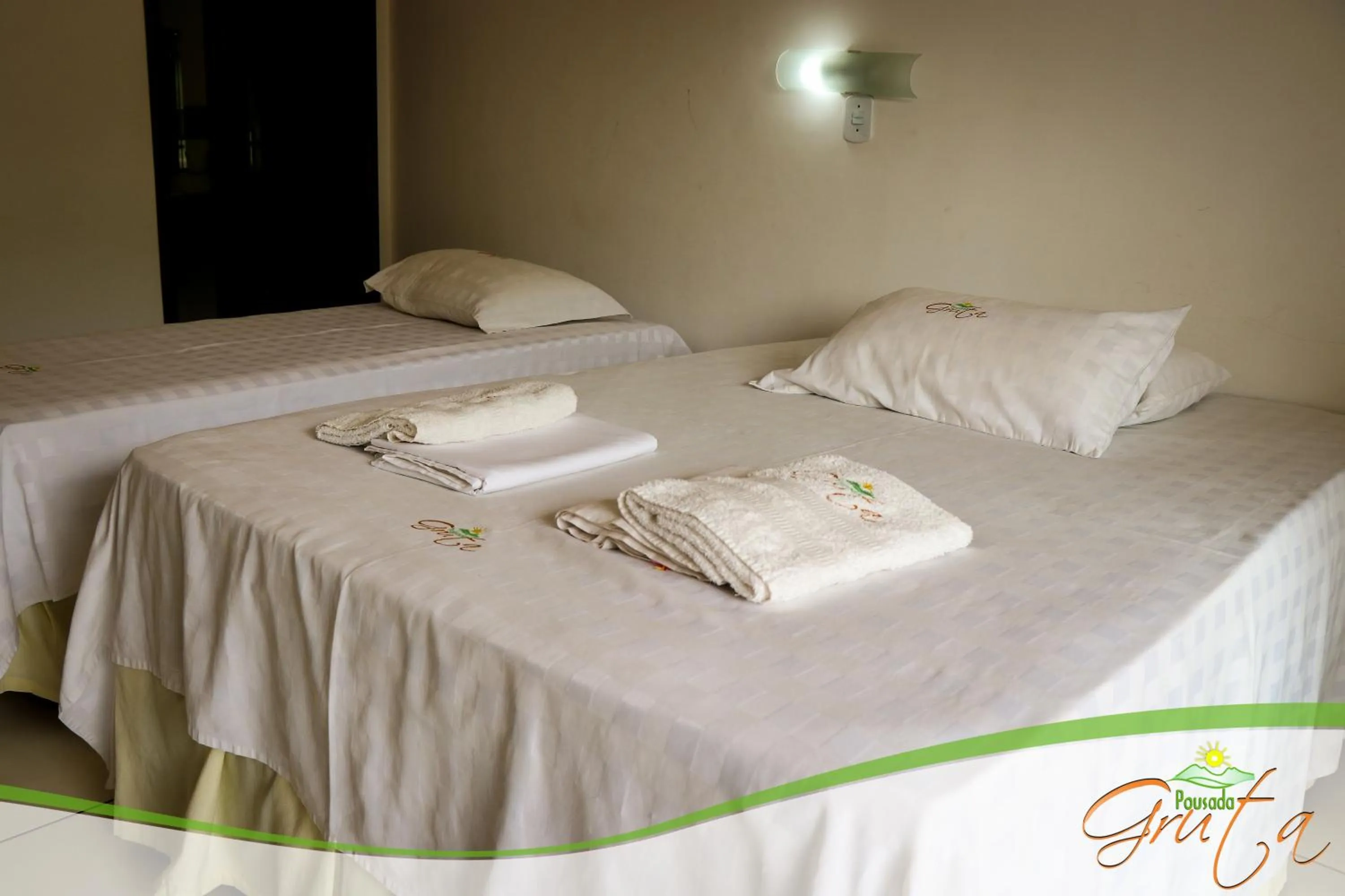 Bedroom, Bed in Pousada Gruta