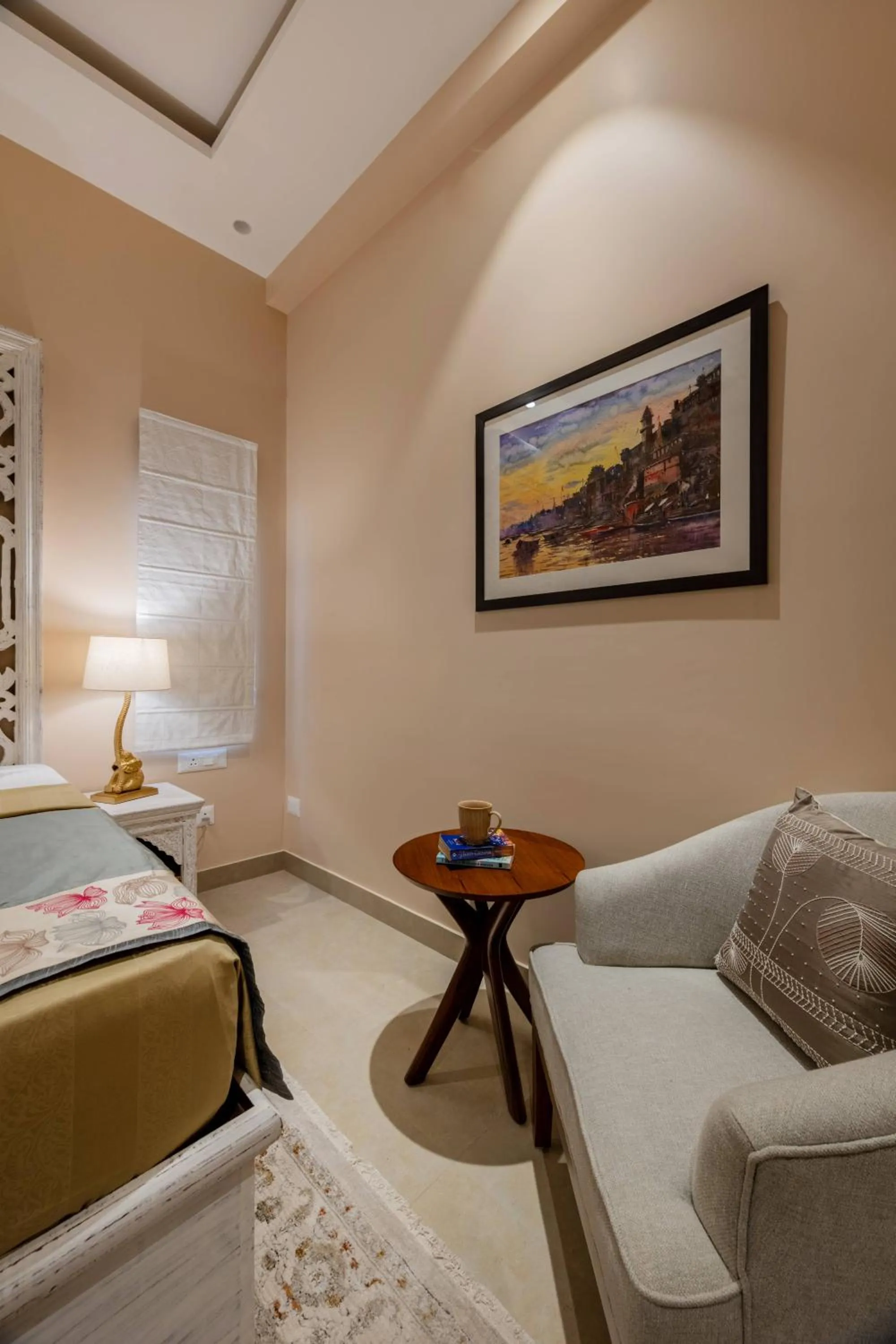 Seating area, Bed in juSTa Luxe Kashi Parampara, Varanasi