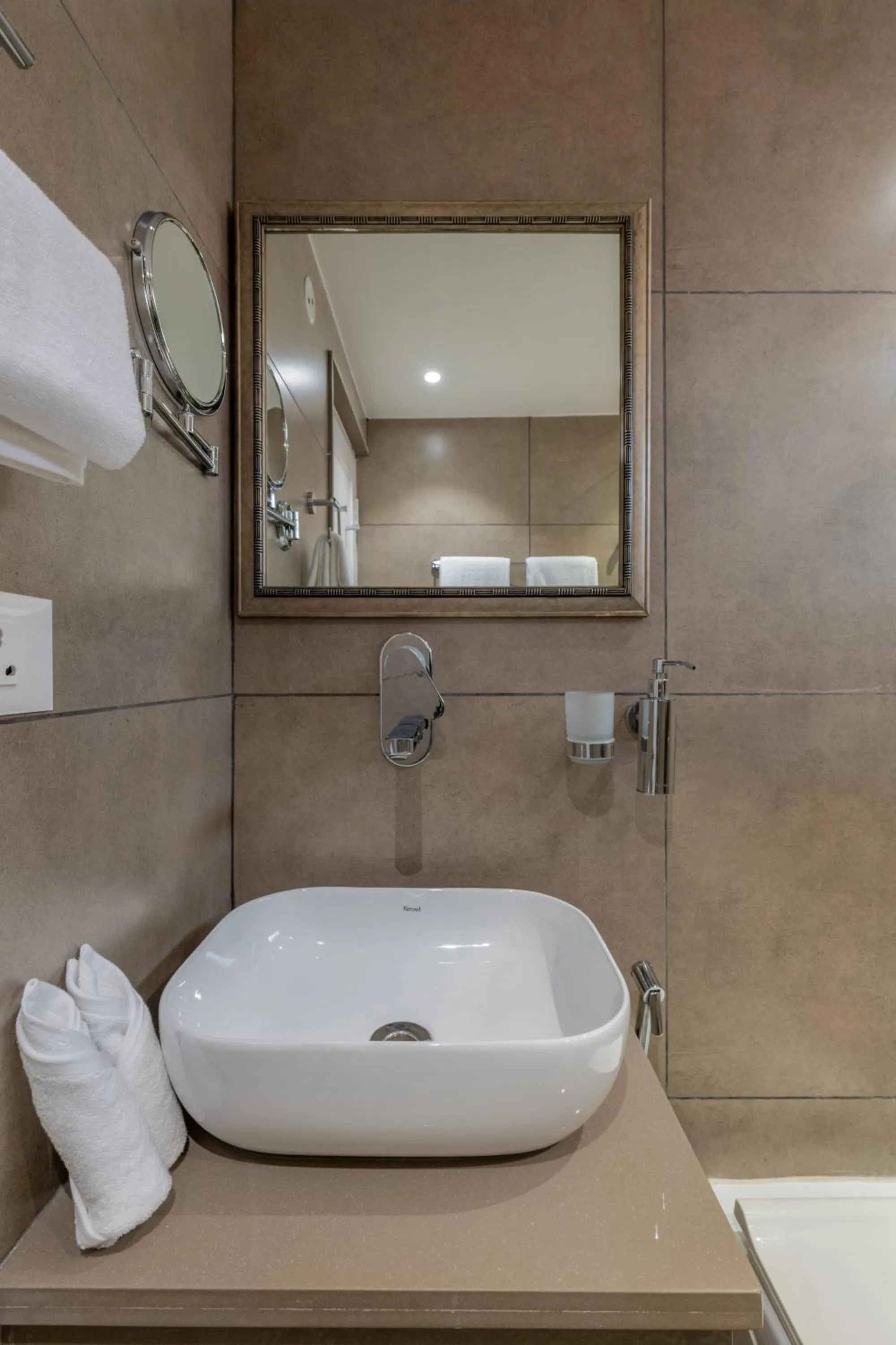 Bathroom in juSTa Luxe Kashi Parampara, Varanasi