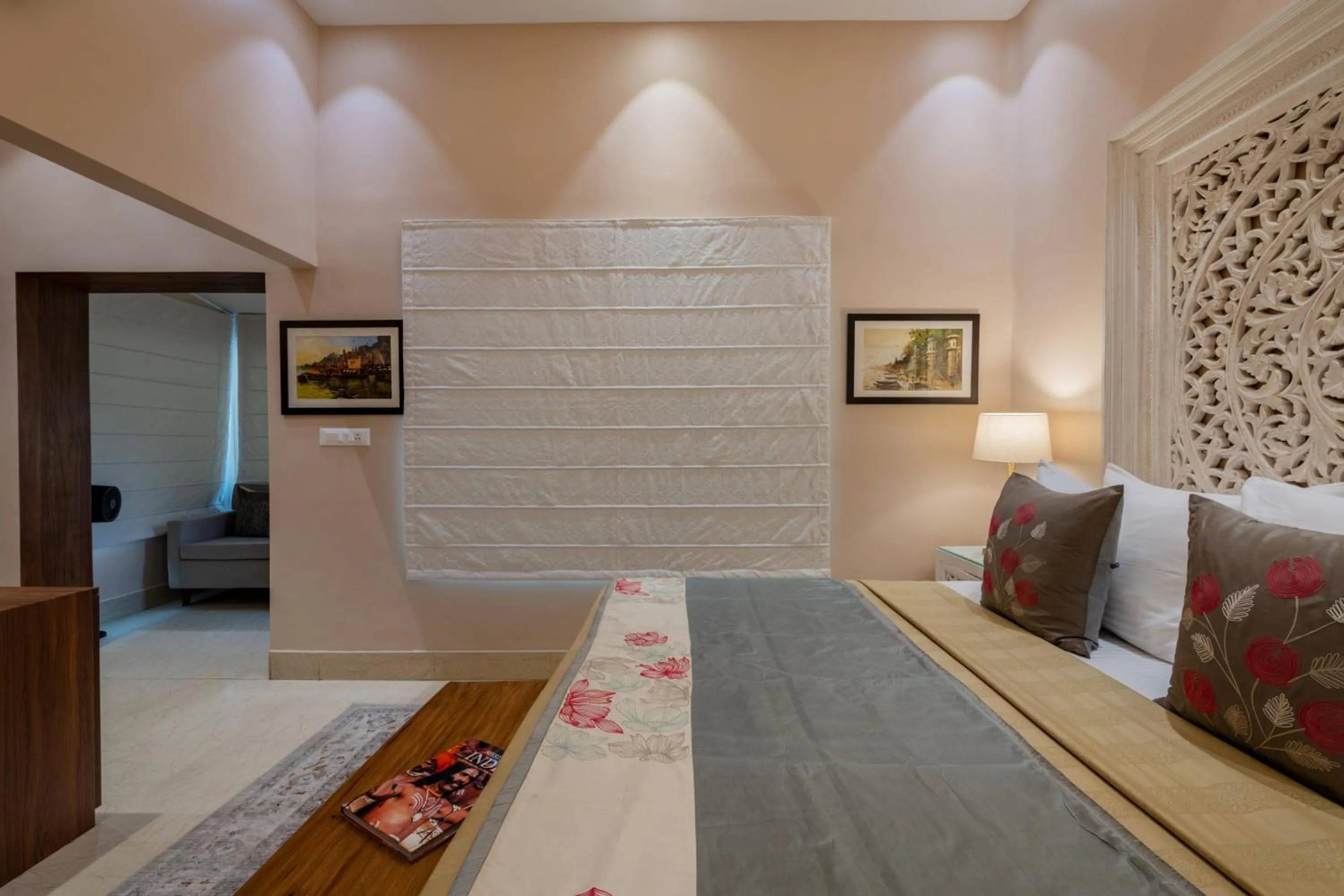 Bed in juSTa Luxe Kashi Parampara, Varanasi