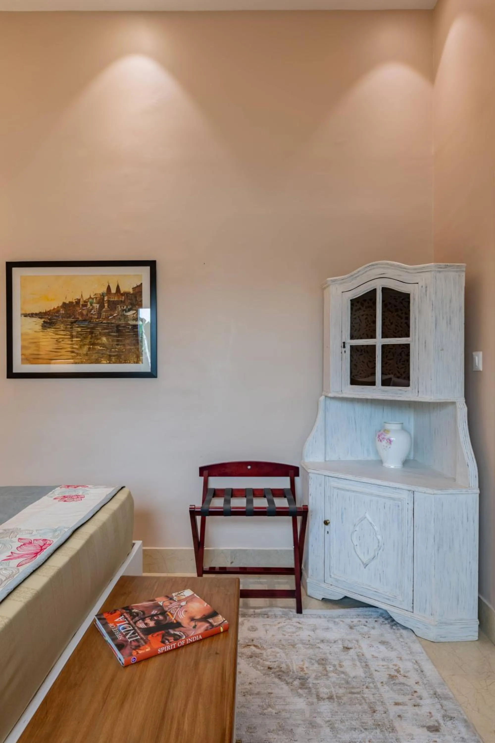 Bed in juSTa Luxe Kashi Parampara, Varanasi