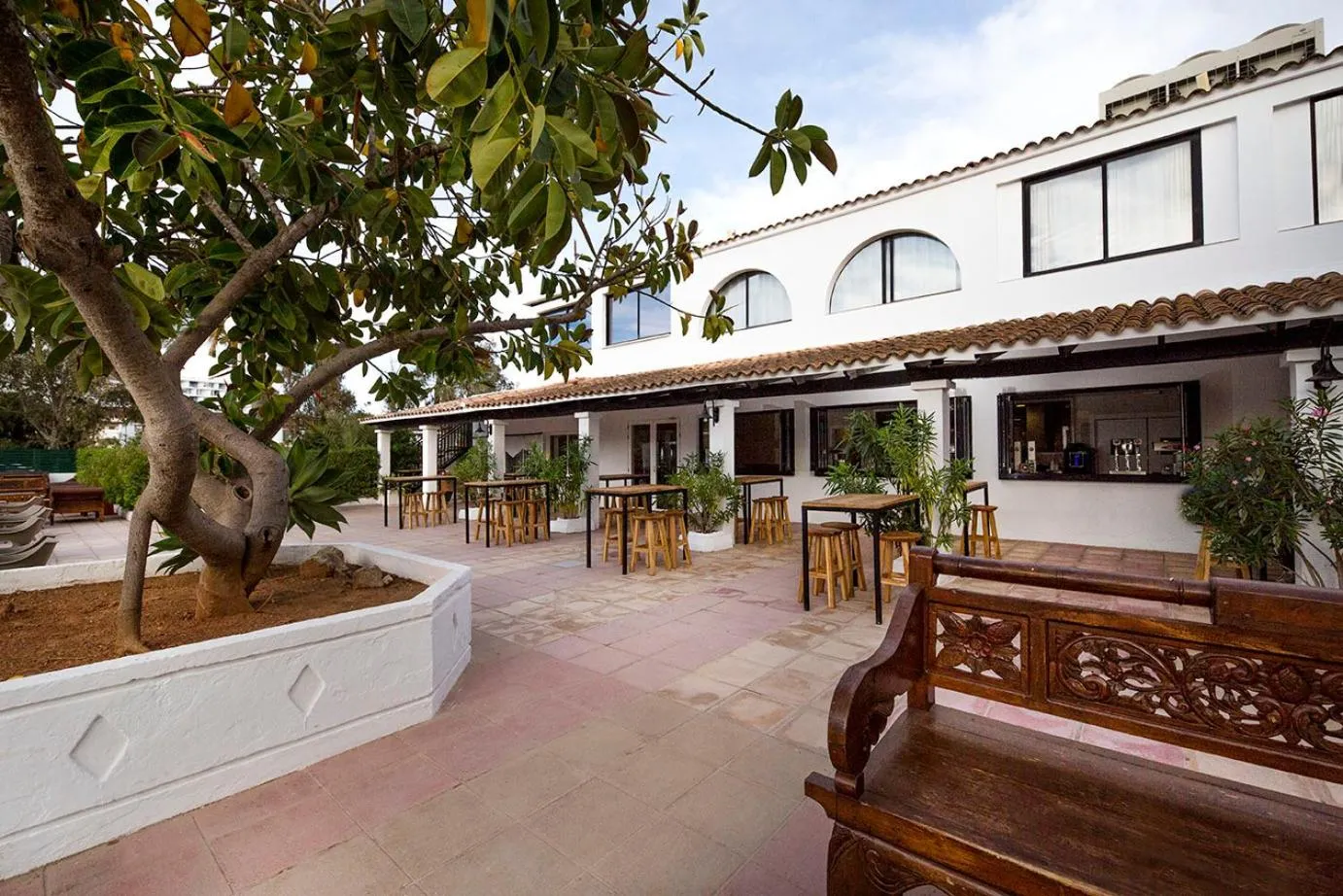 Property building in FERGUS Style Bahamas