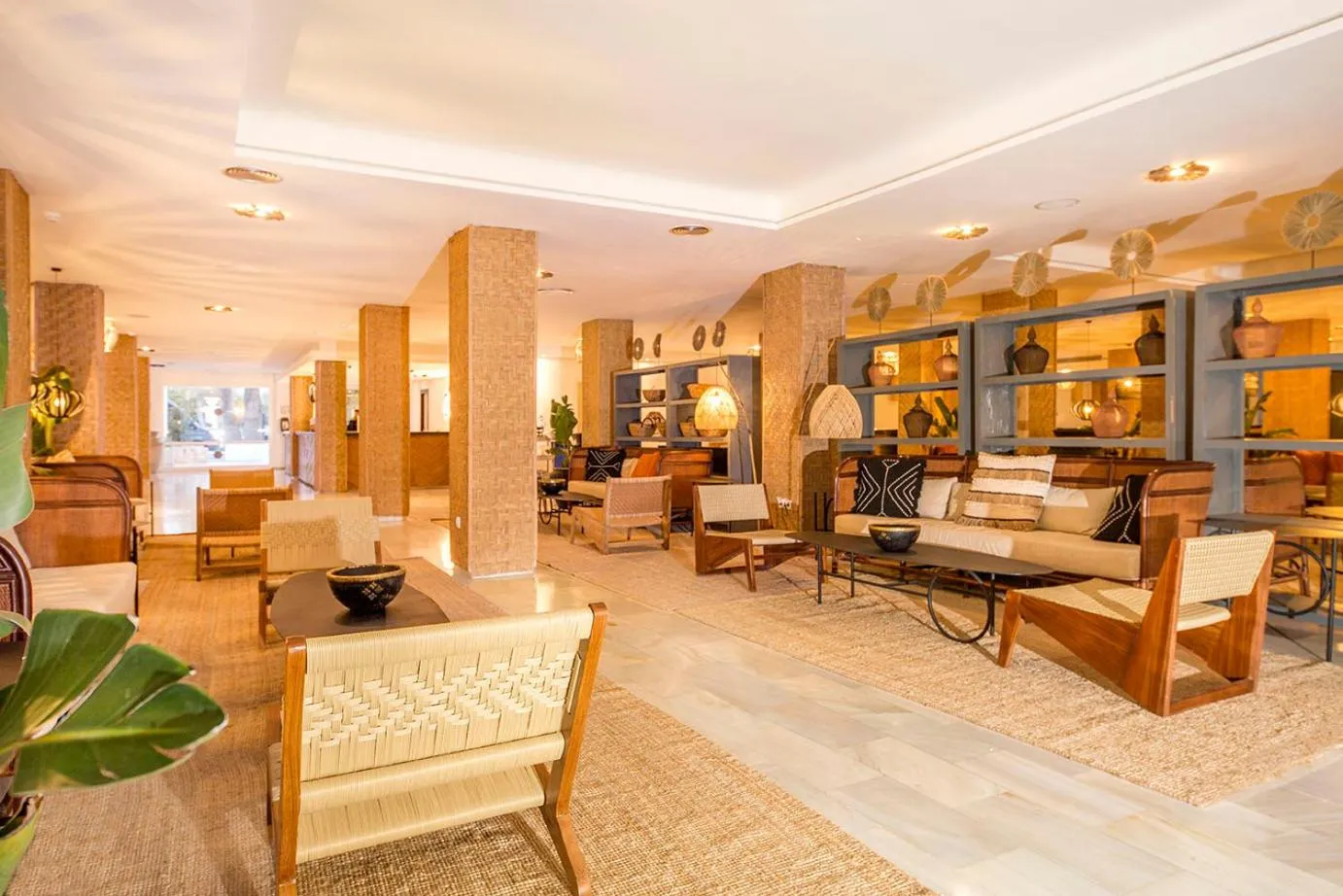 Lobby or reception in FERGUS Style Bahamas