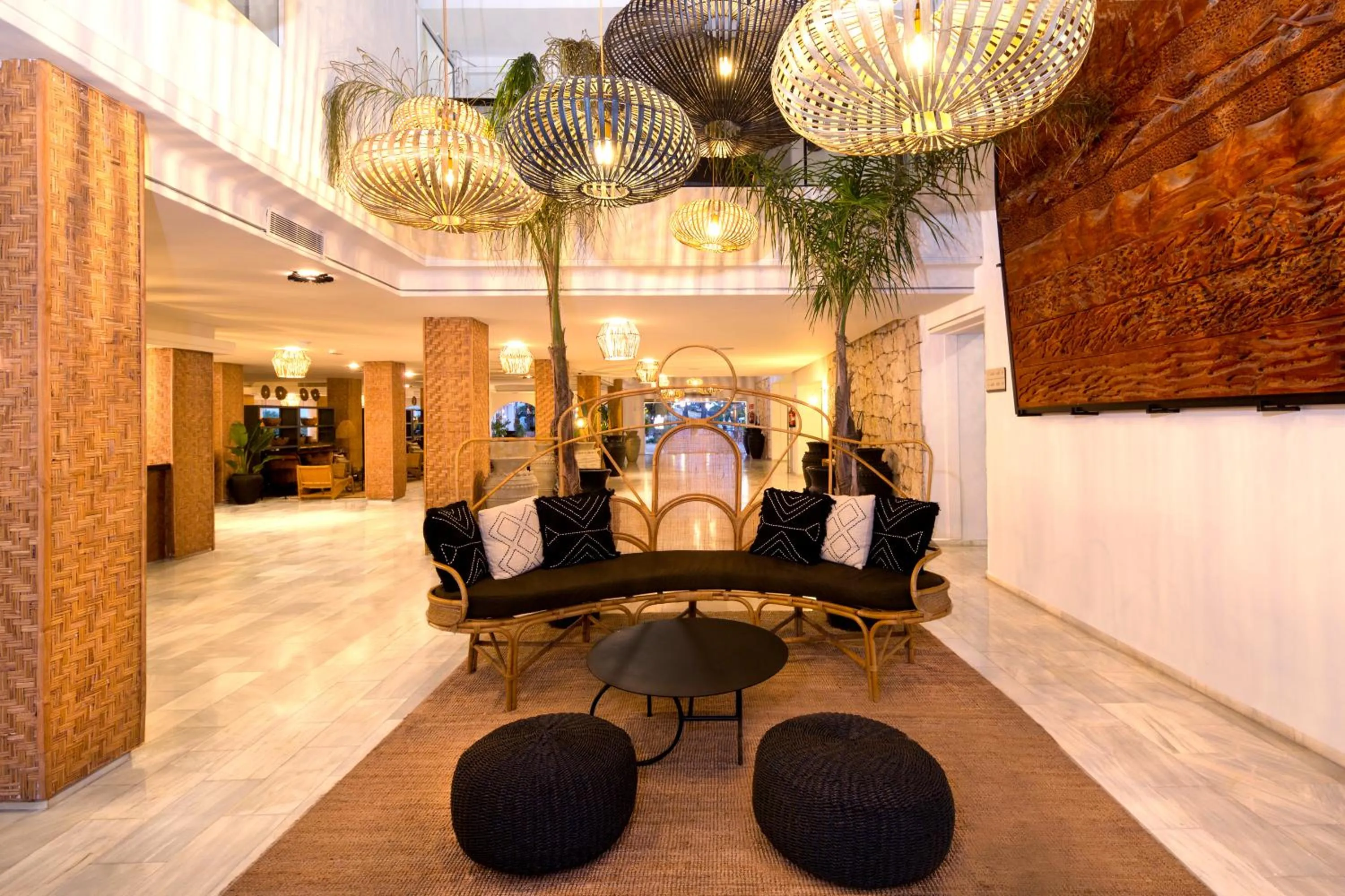 Lobby or reception in FERGUS Style Bahamas