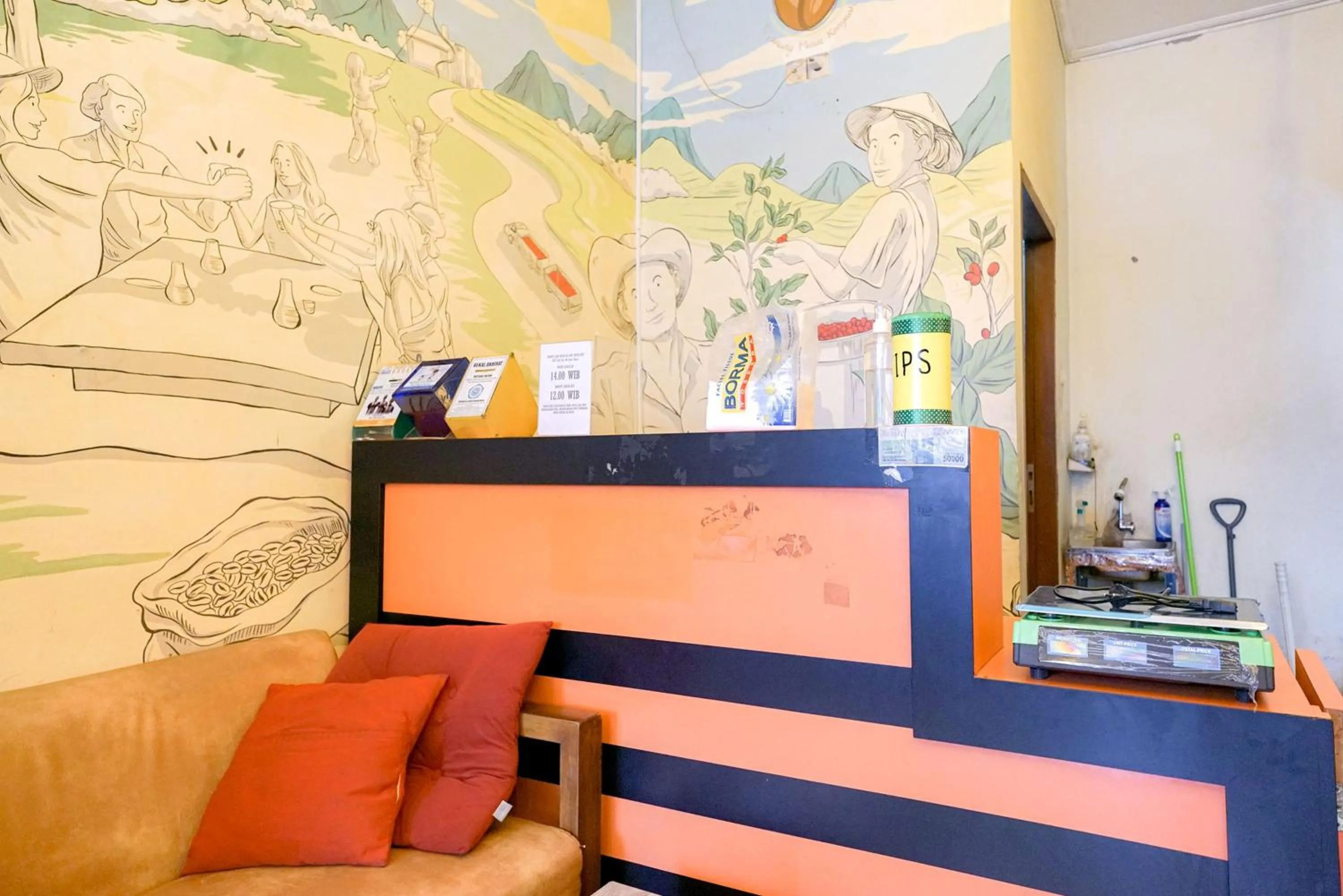 Living room in RedDoorz at Buah Batu 5