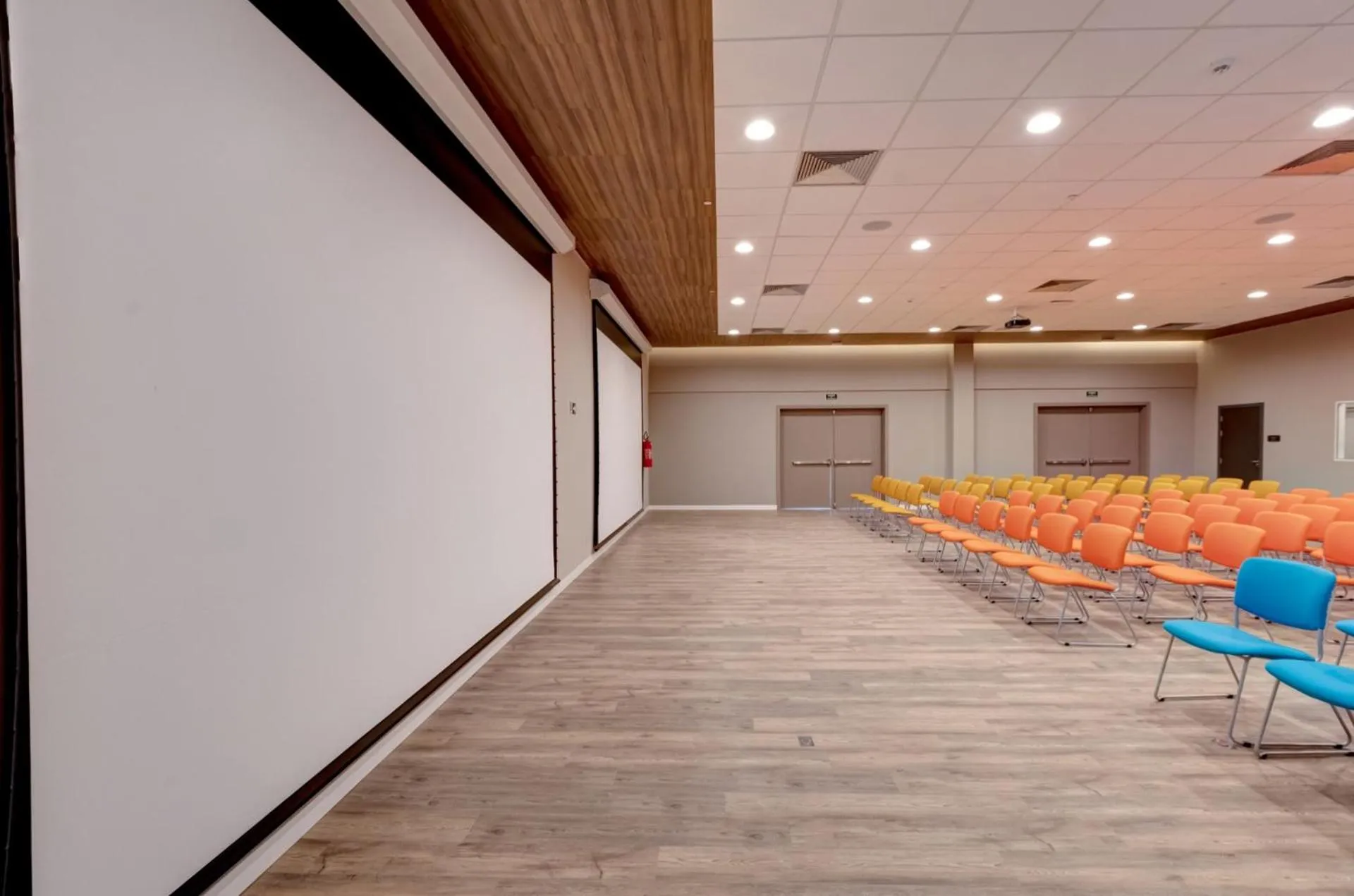 Meeting/conference room in Hampton By Hilton Caraguatatuba Serramar