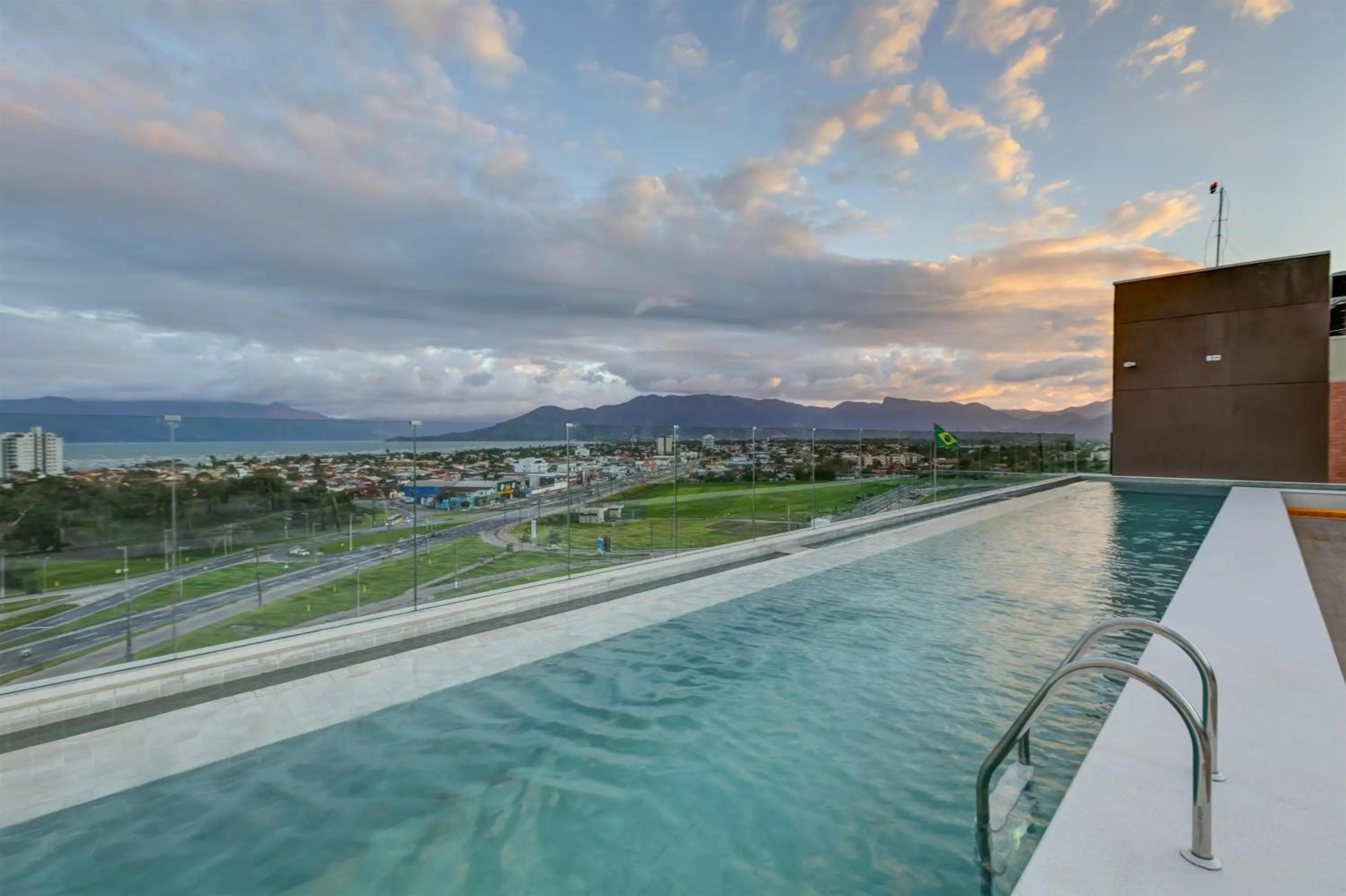Pool view in Hampton By Hilton Caraguatatuba Serramar