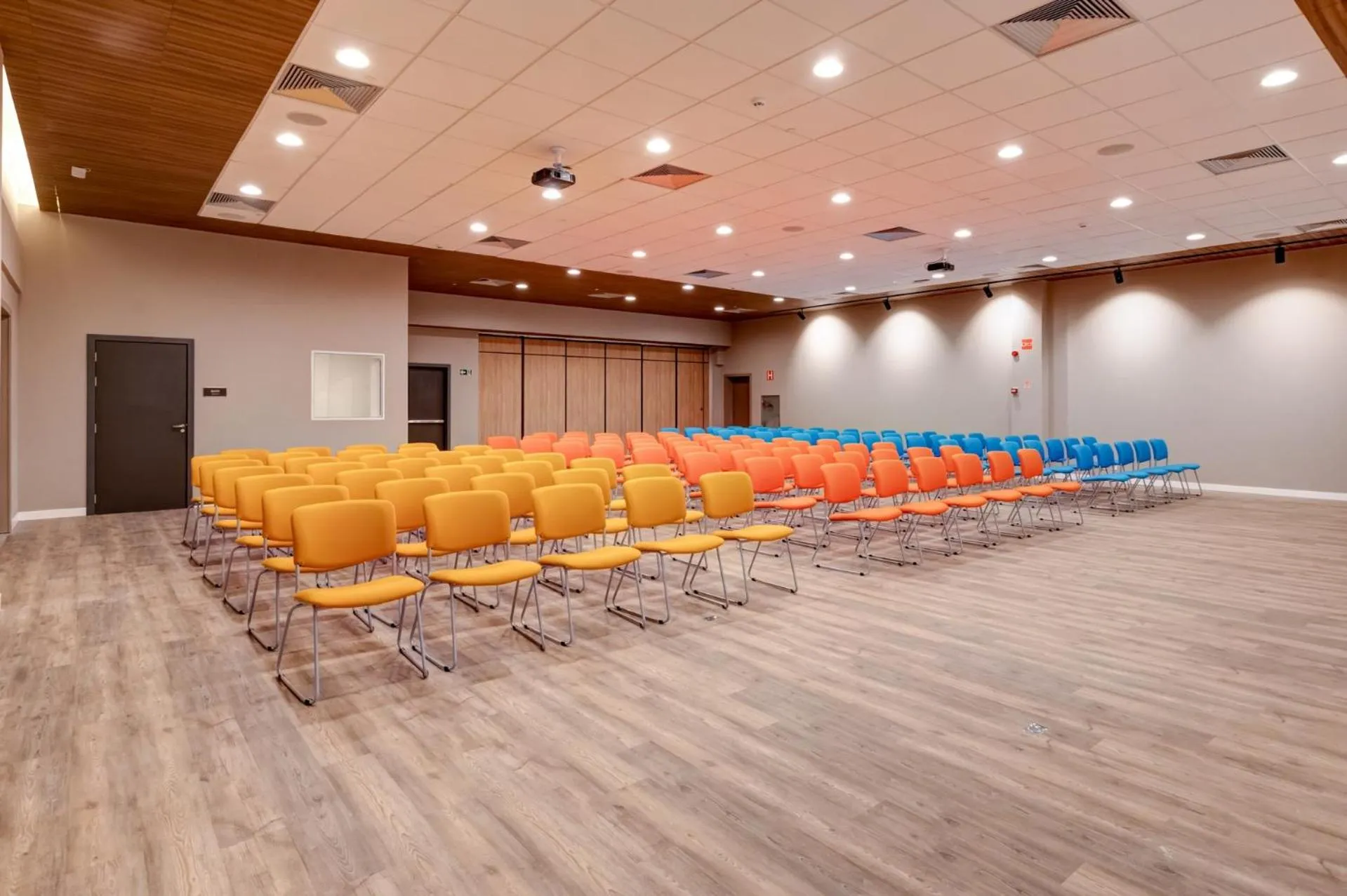 Meeting/conference room in Hampton By Hilton Caraguatatuba Serramar