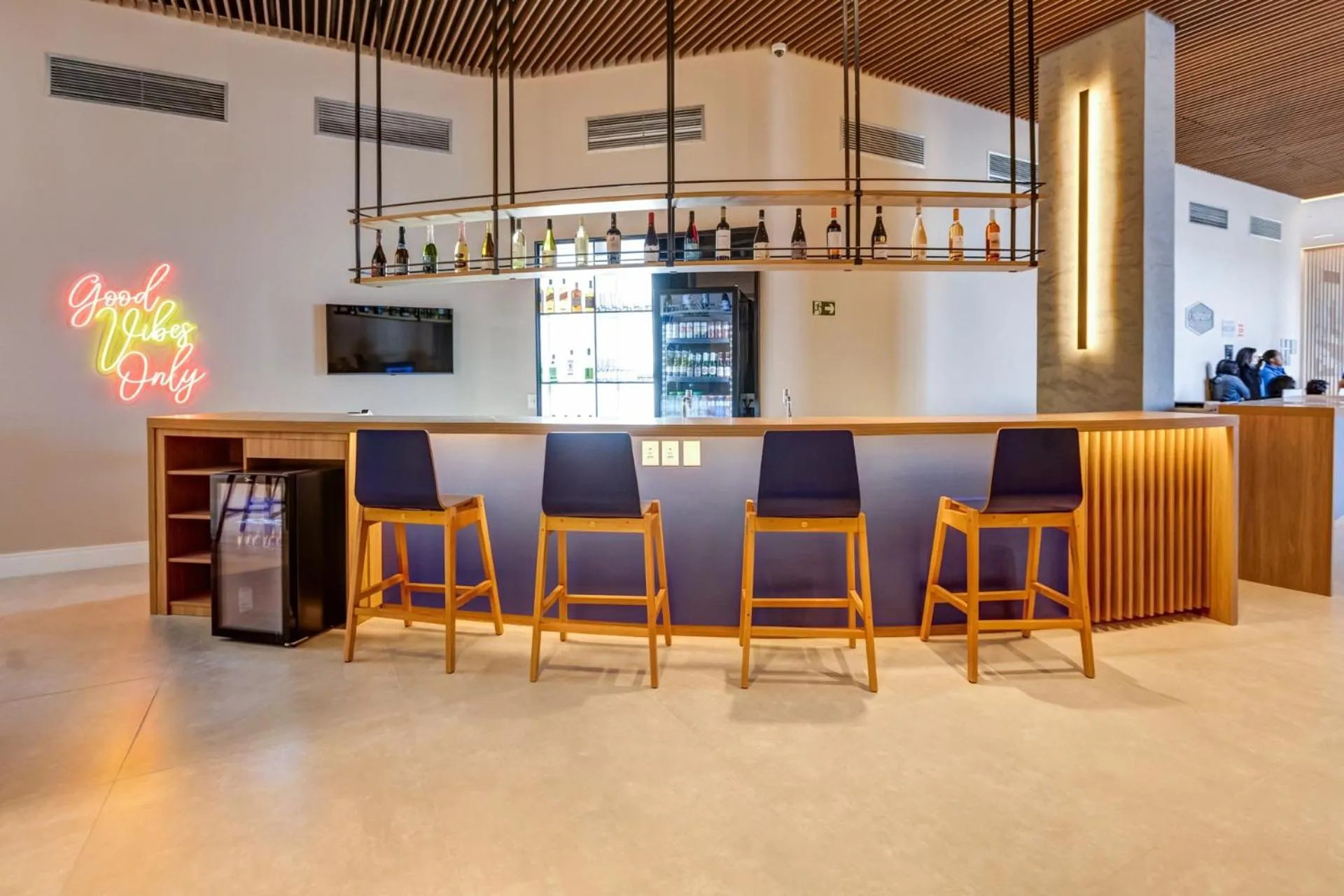 Lounge or bar in Hampton By Hilton Caraguatatuba Serramar