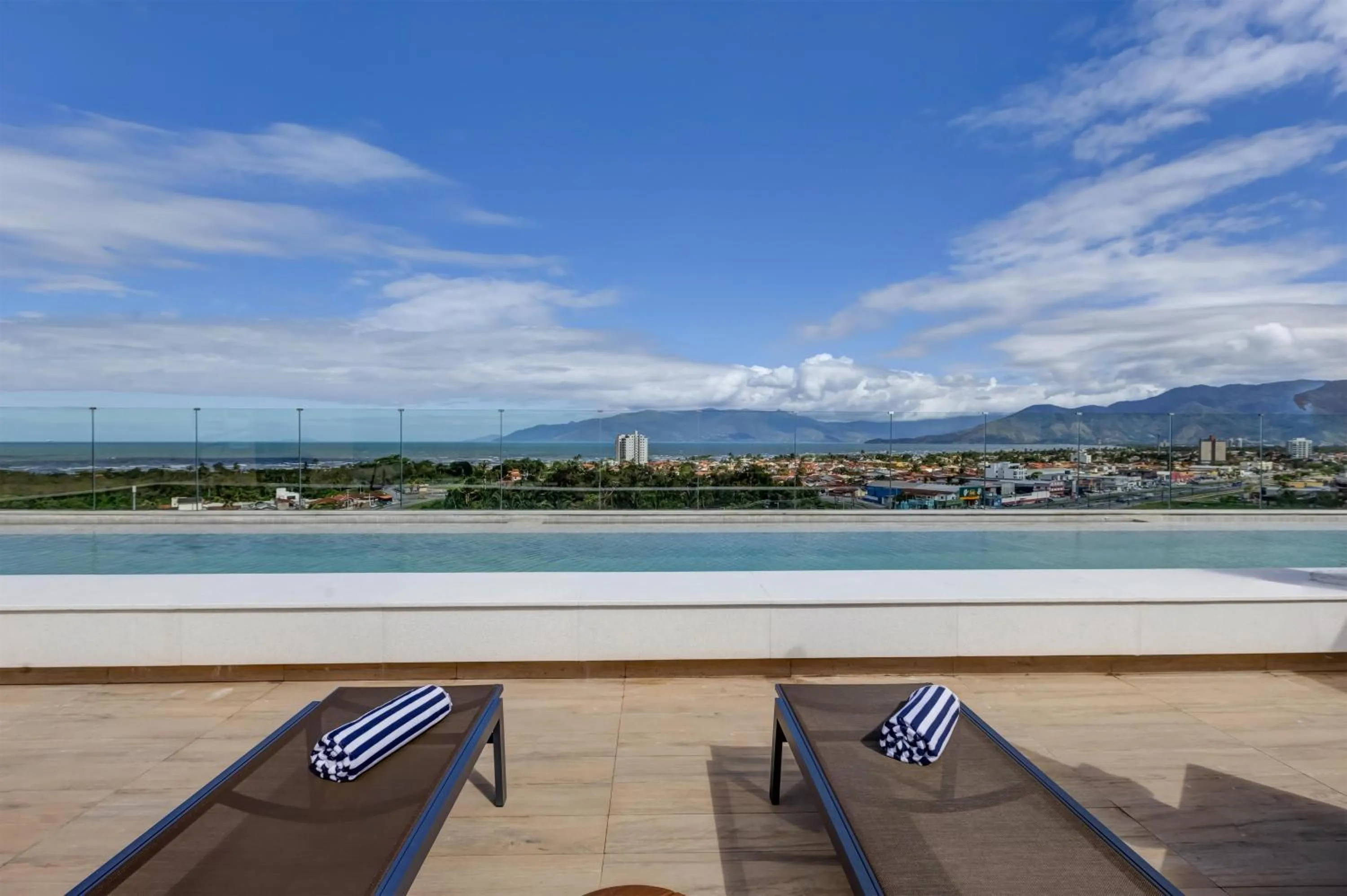 Pool view in Hampton By Hilton Caraguatatuba Serramar