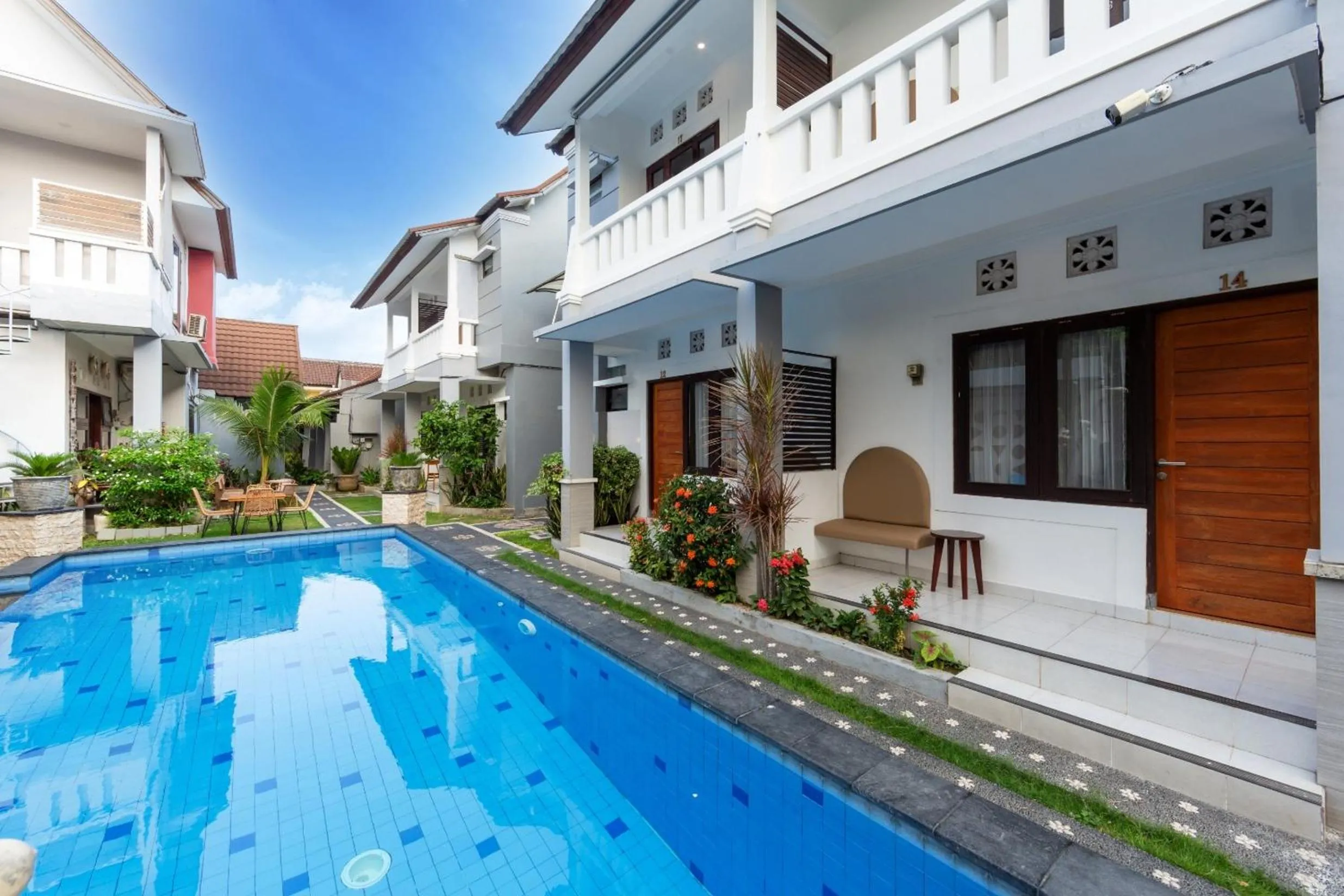 Property building in Cove De Pavilla