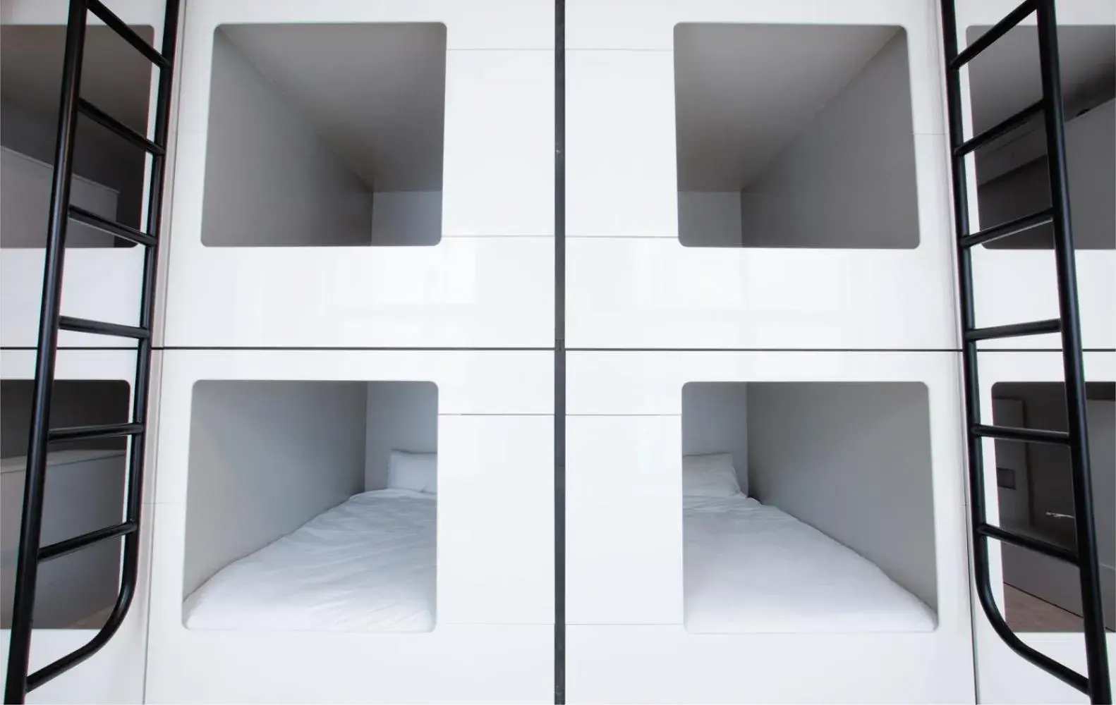 Pod Capsule in 20 Pod Air-Conditioned Ensuite Room in 91 Loop Boutique Hostel Pod Capsule in 20 Pod Air-Conditioned Ensuite Room in 91 Loop Boutique Hostel