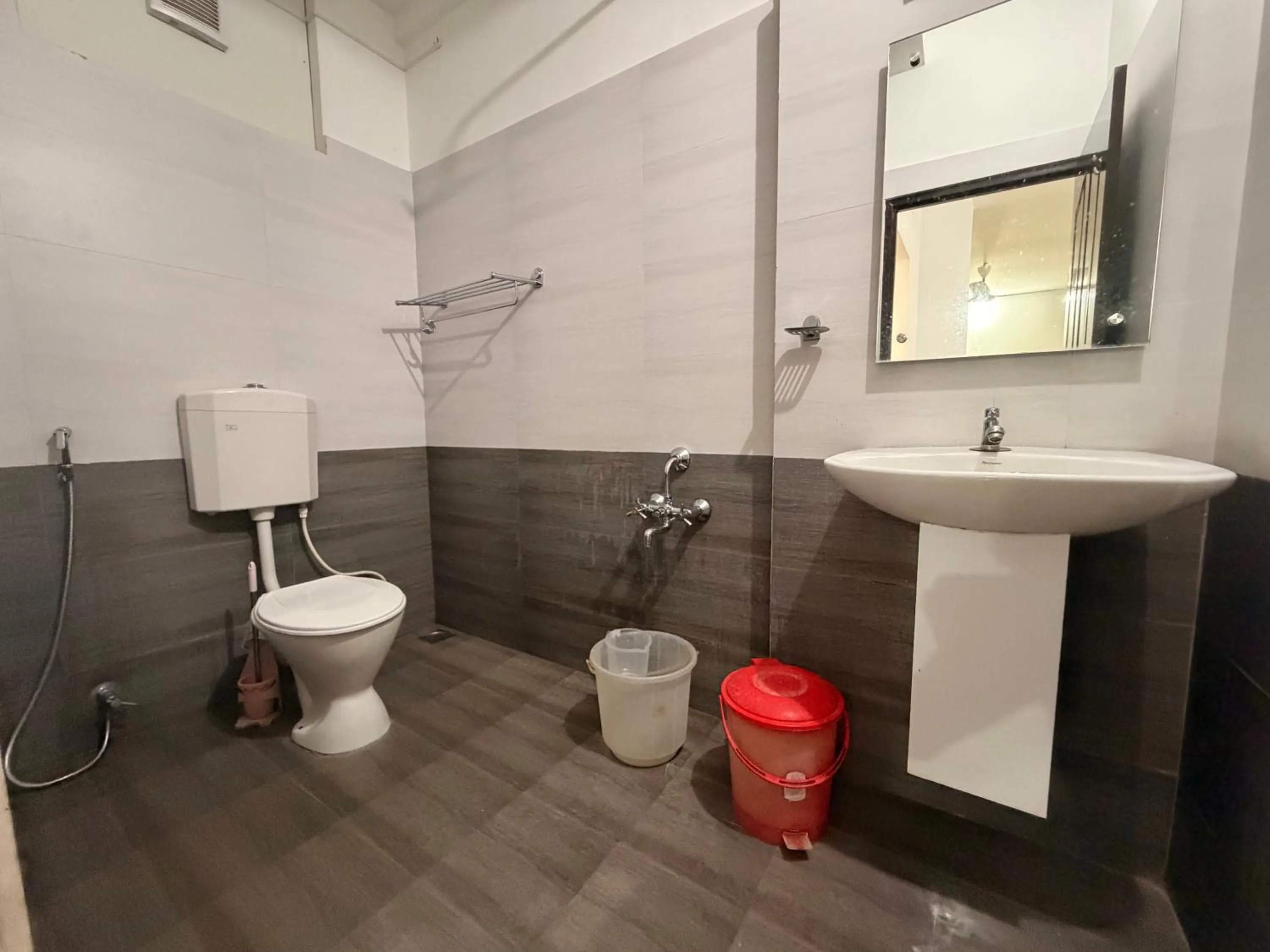 Bathroom in Moon Way