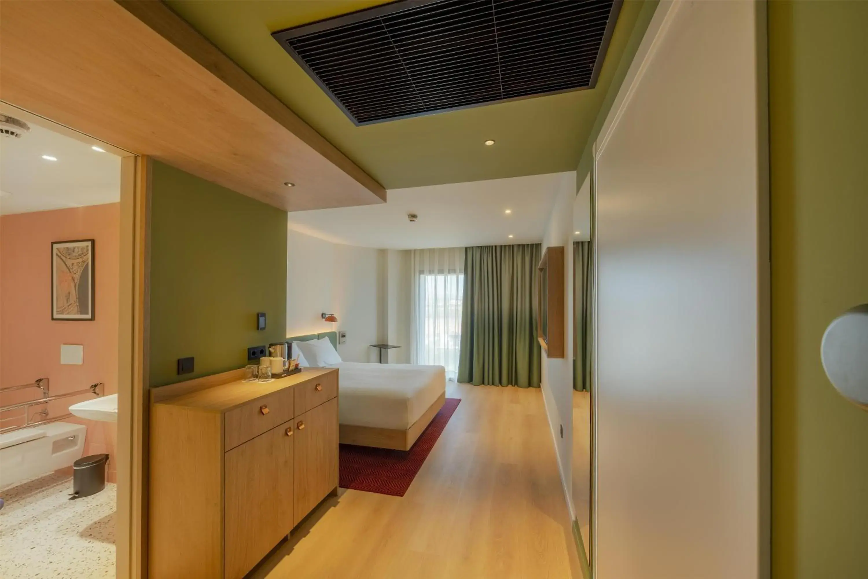 Queen Room - Accessible in Hampton By Hilton Alicante Airport Queen Room - Accessible in Hampton By Hilton Alicante Airport