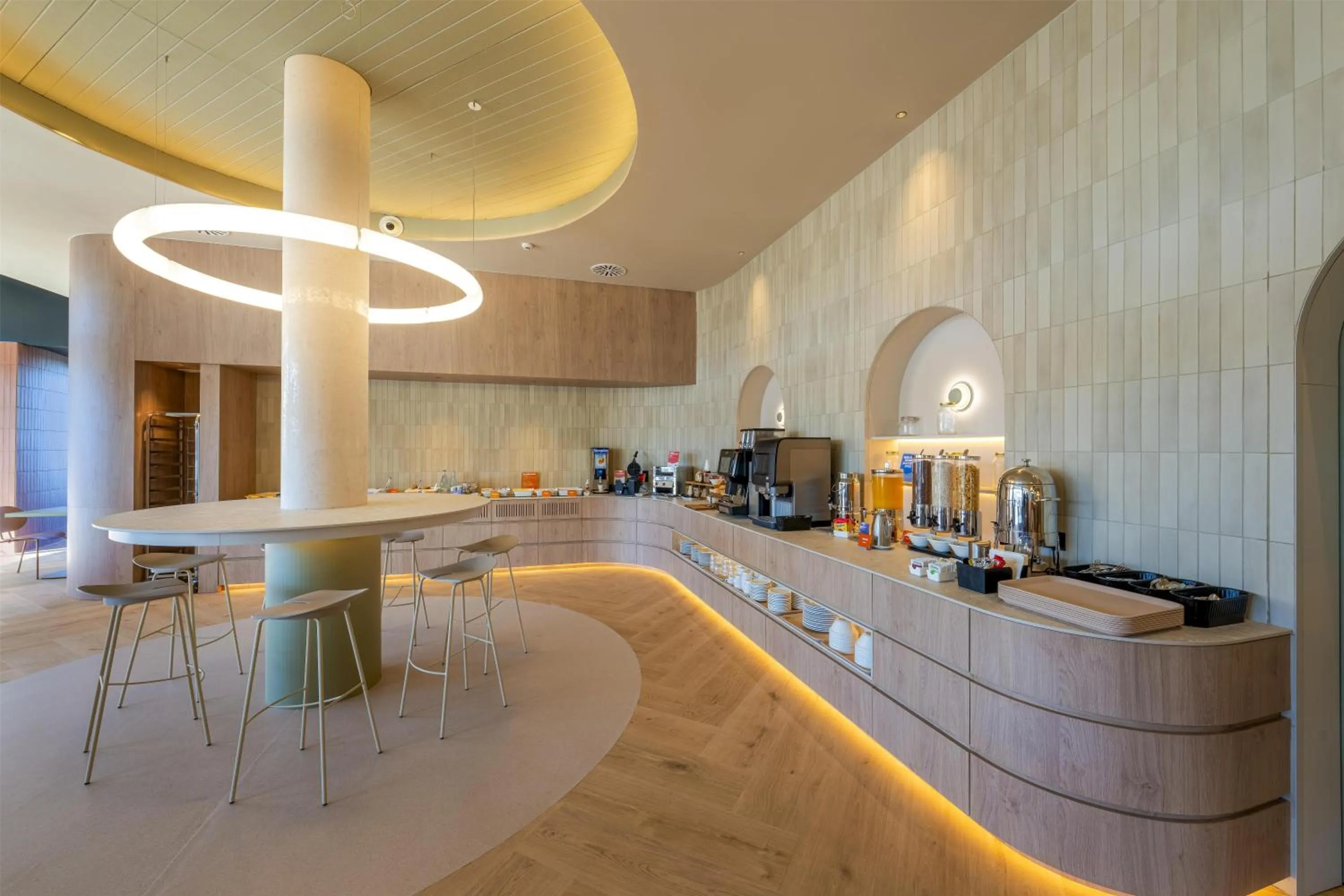 Breakfast in Hampton By Hilton Alicante Airport