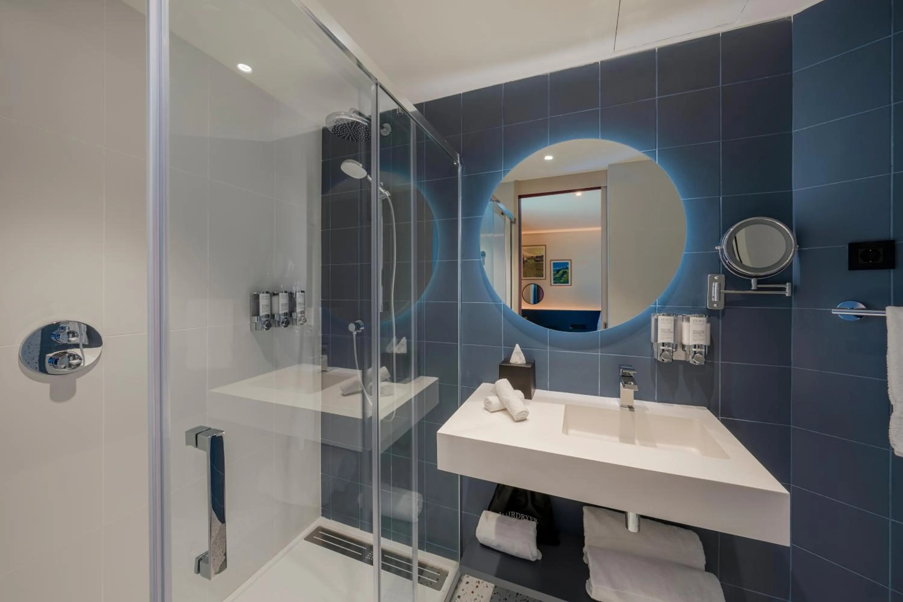 Bathroom in Hampton By Hilton Alicante Airport