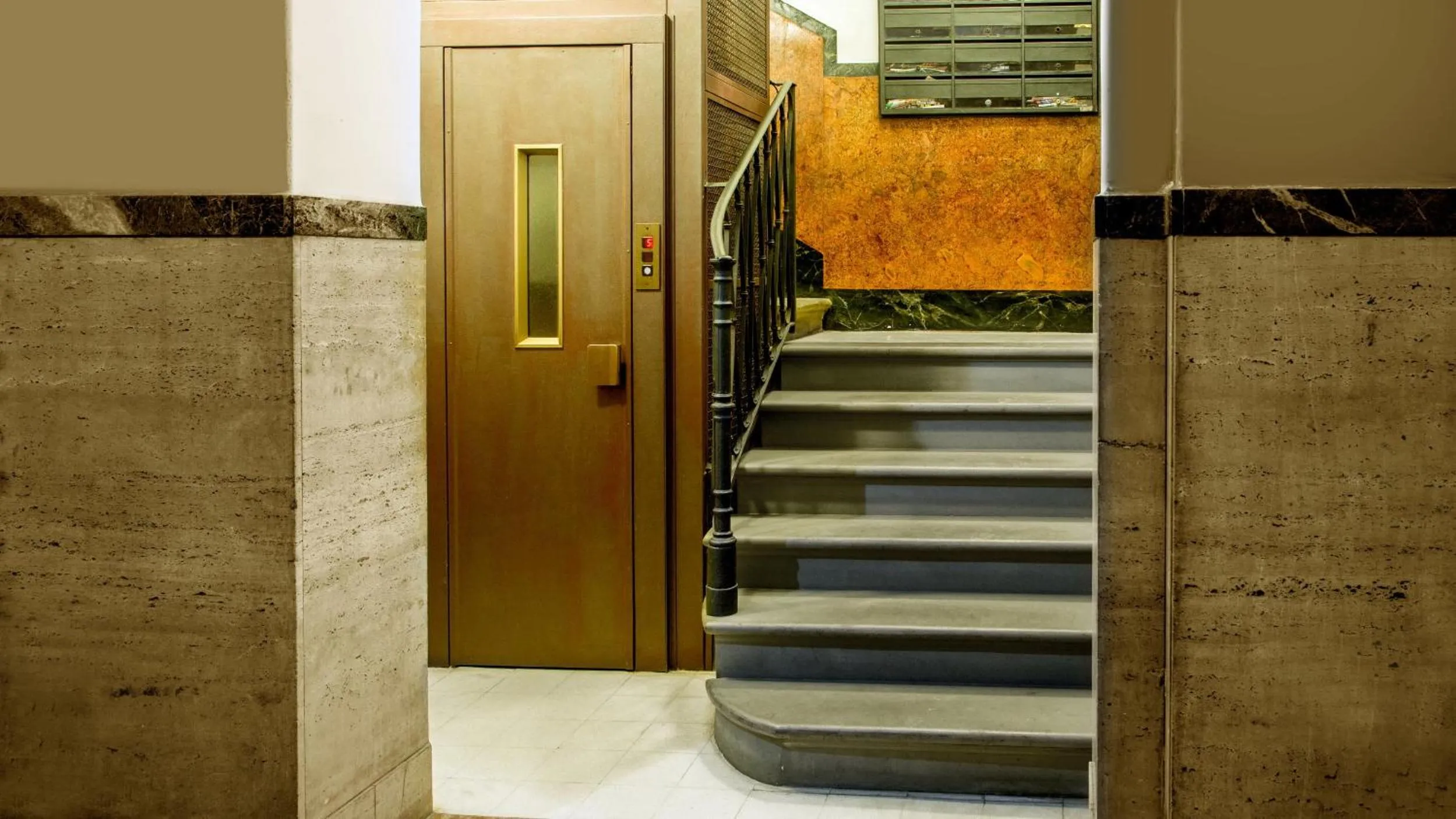 Other in Ad Hoc Domus Colosseo