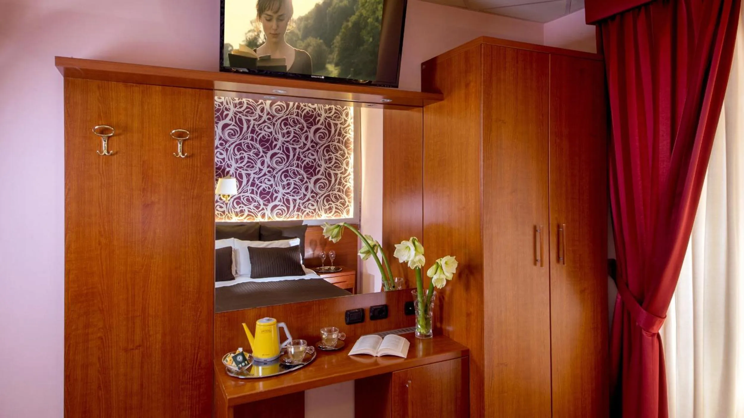 Decorative detail in Ad Hoc Domus Colosseo