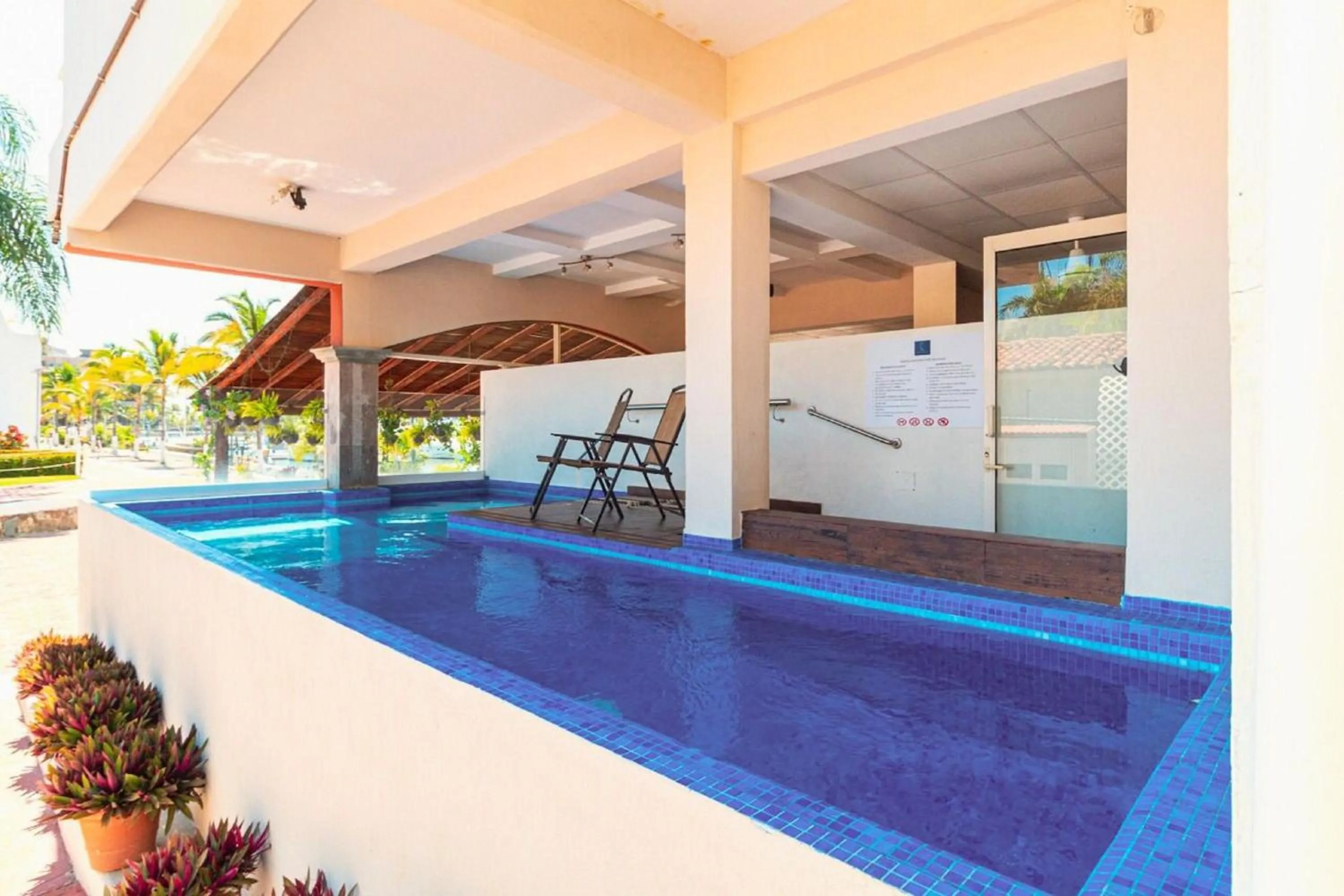 Swimming pool in Marina Banderas Suites Hotel Boutique