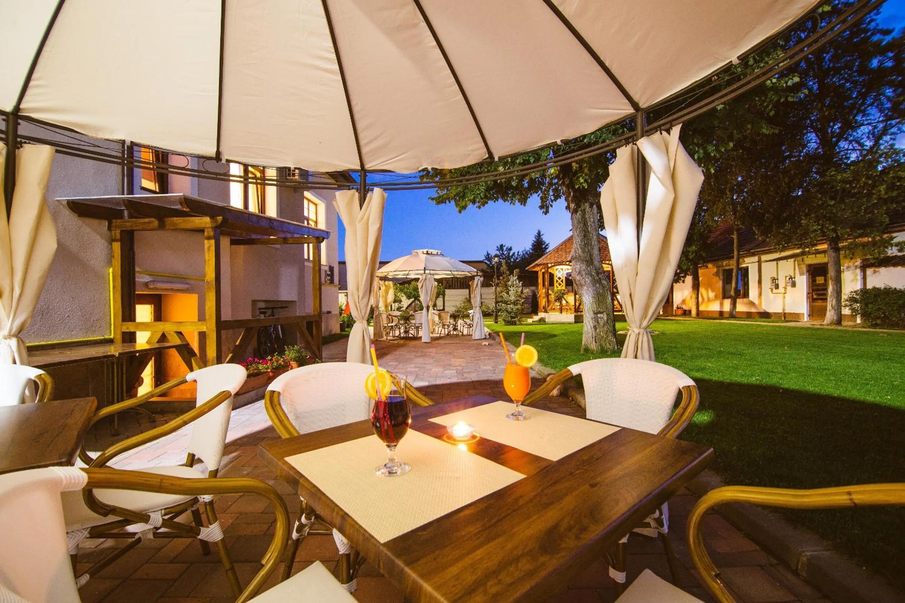 Restaurant/places to eat in Karlhof